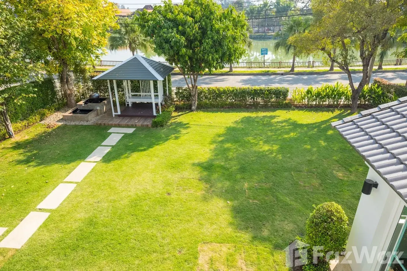2 Bedroom House - Image 17