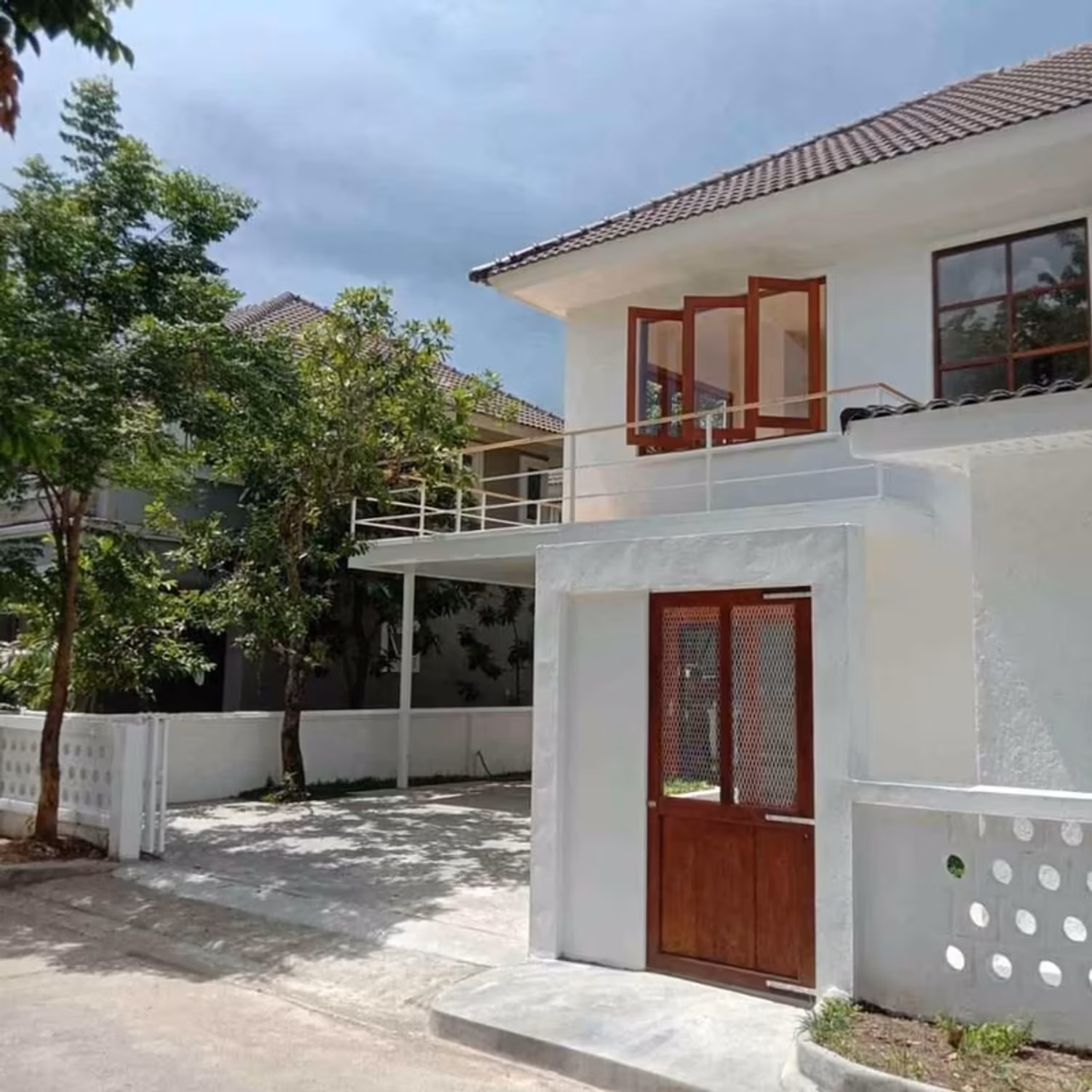 3 Bedroom House - Image 2