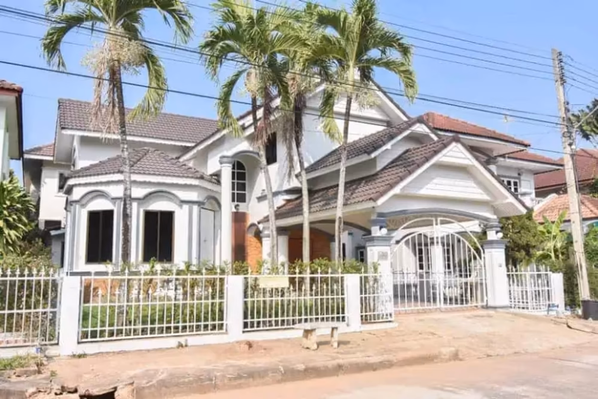 3 Bedroom House - Image 8