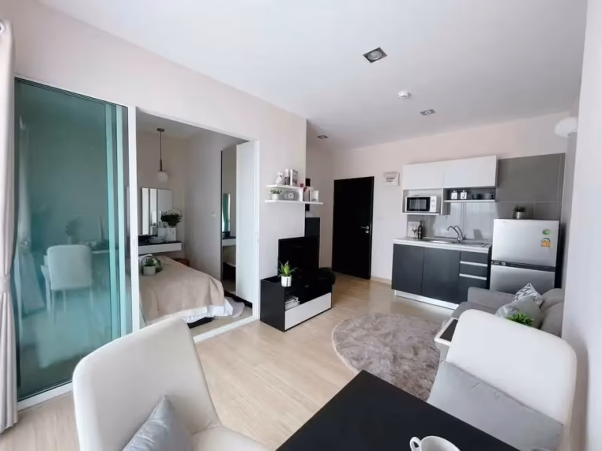 4 Bedroom Condo - Image 7