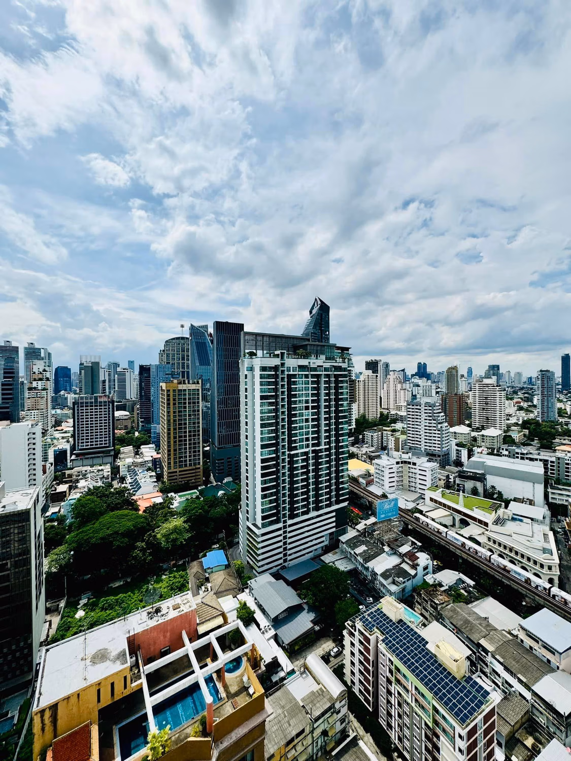 2 Bed Condo for Rent in Khlong Toei - Image 4