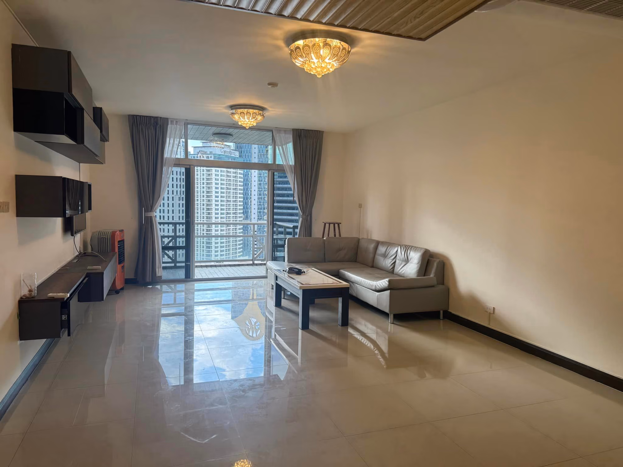 2 Bed Condo for Rent in Pathum Wan - Image 12