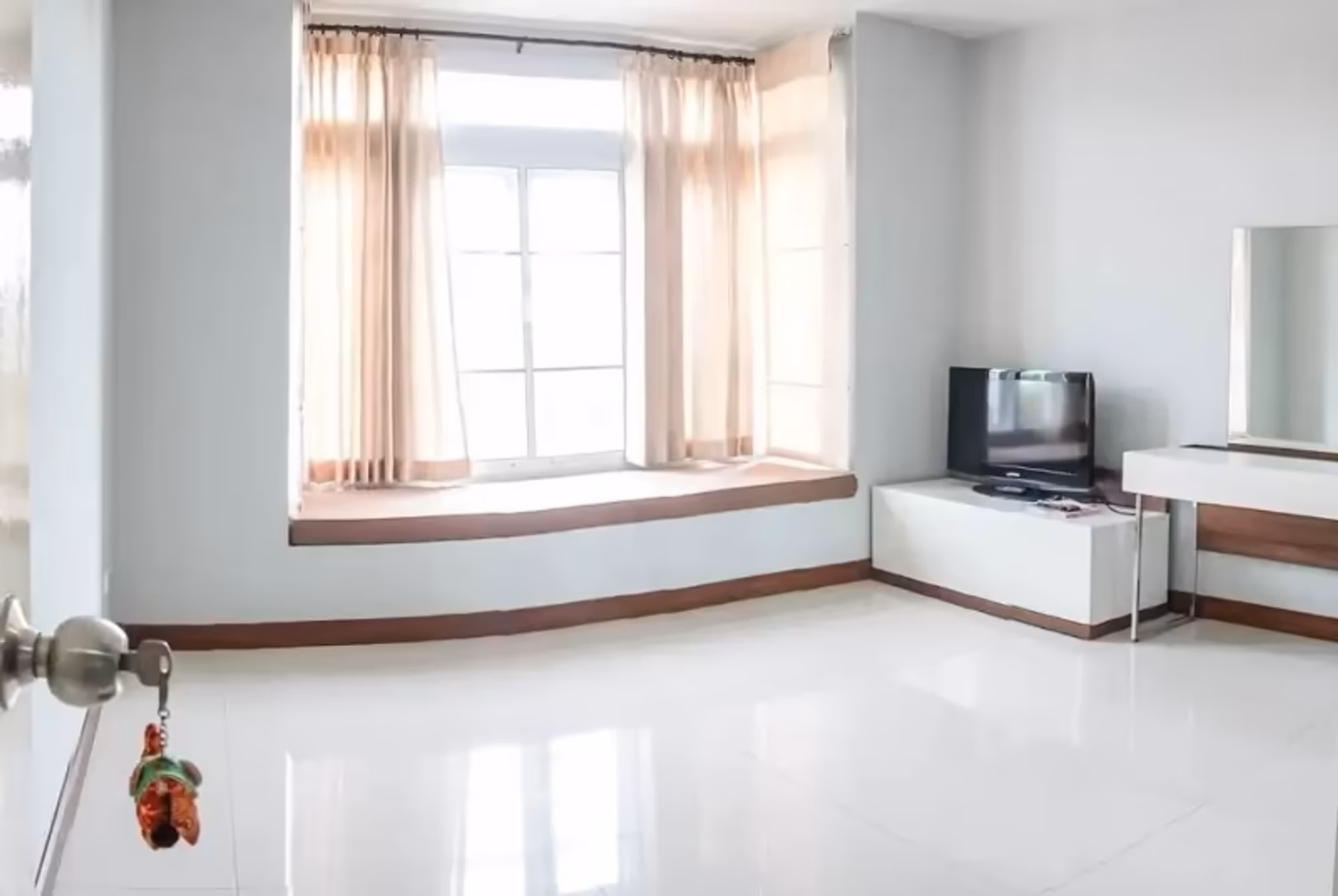4 Bedroom House - Image 4