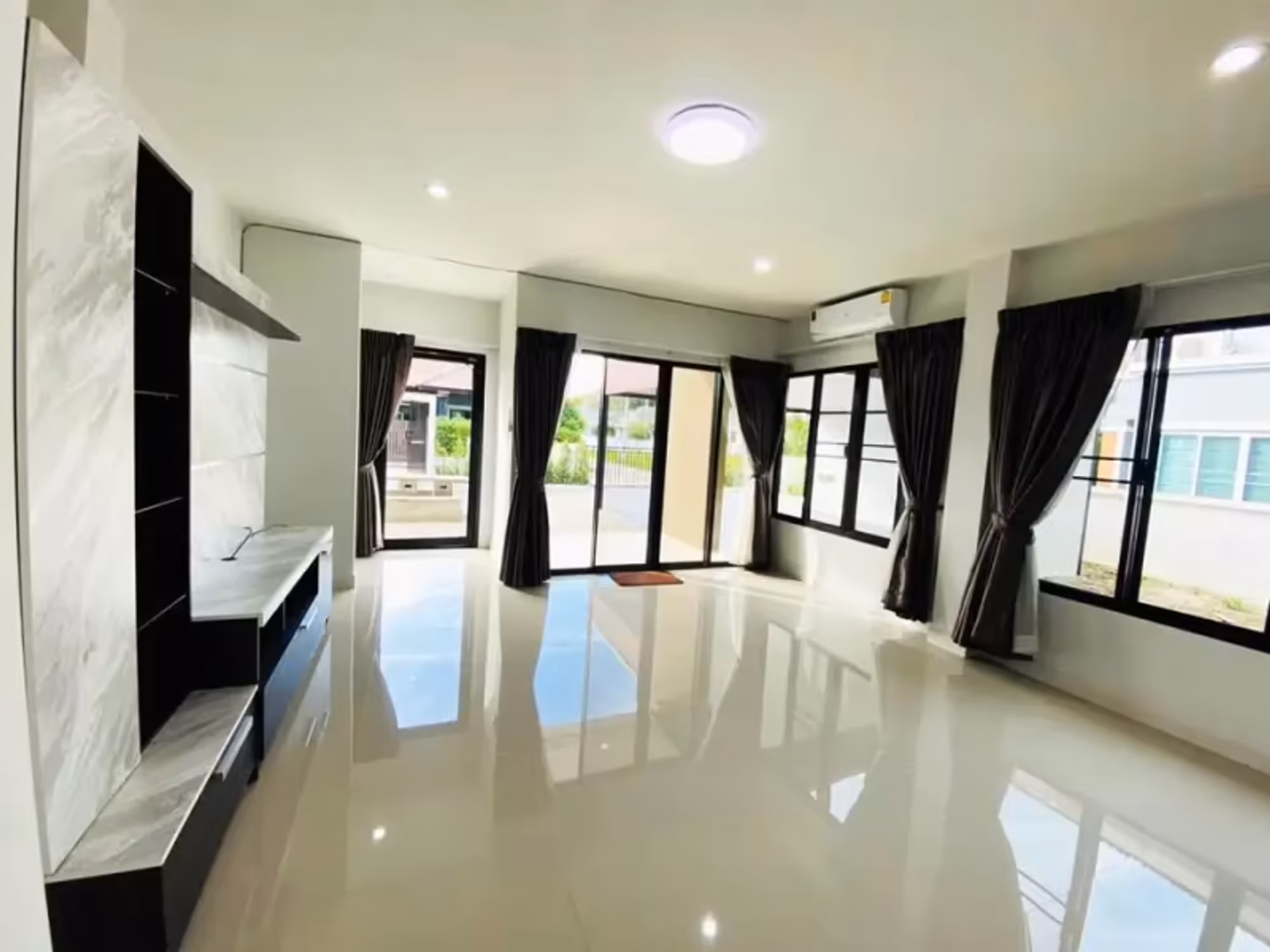 3 Bedroom House - Image 9