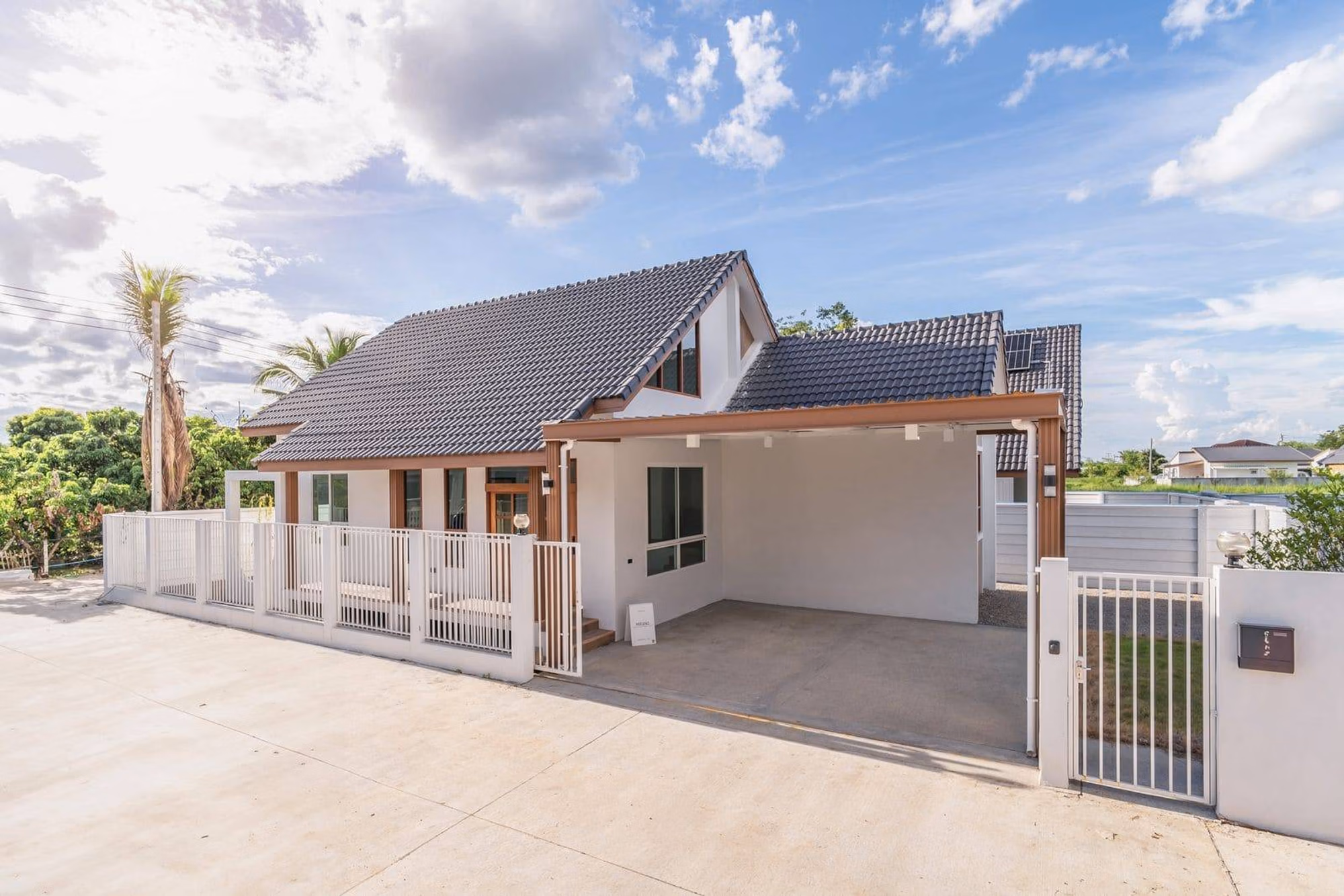 3 Bed House for Sale in Hang Dong District - Image 1