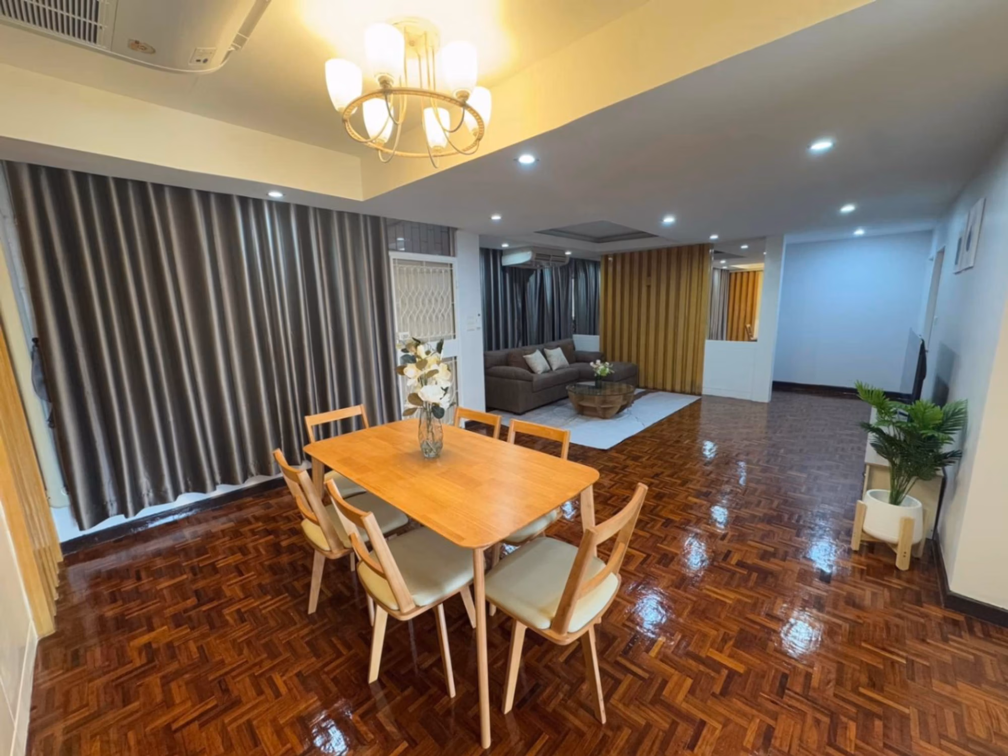 3 ห้องนอน คอนโด สำหรับ จำหน่าย ใน Huai Khwang - Image 3
