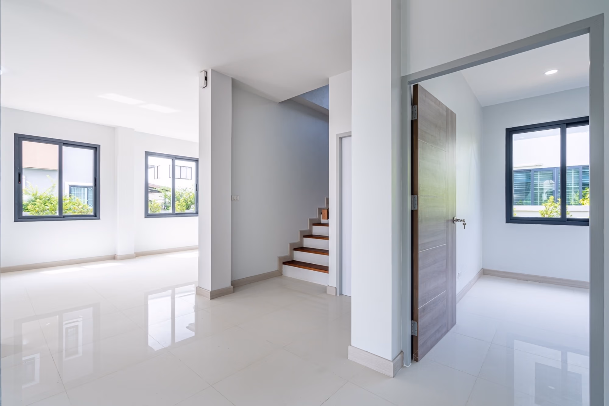 6 Bed House for Rent in Mueang Chiang Mai - Image 3