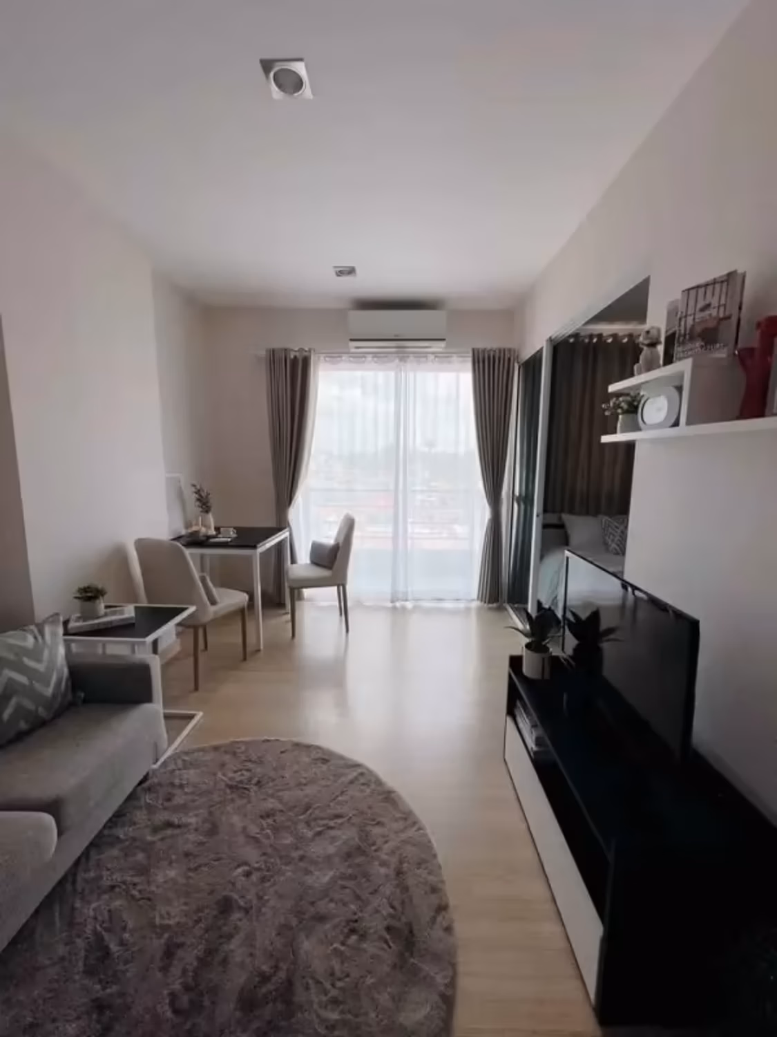 4 Bedroom Condo - Image 10