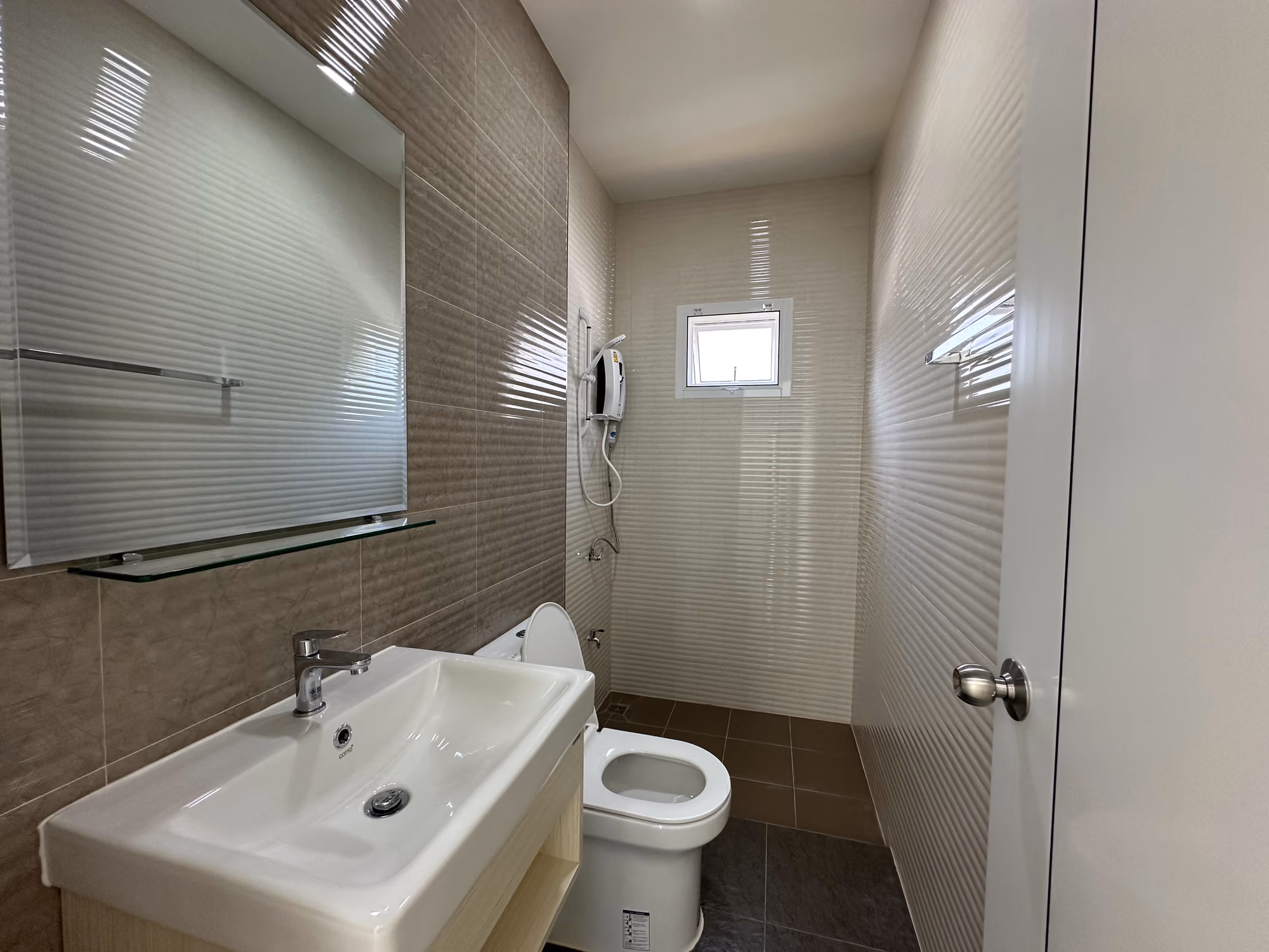 House for Sale in San Sai Luang, San Sai. - Image 15