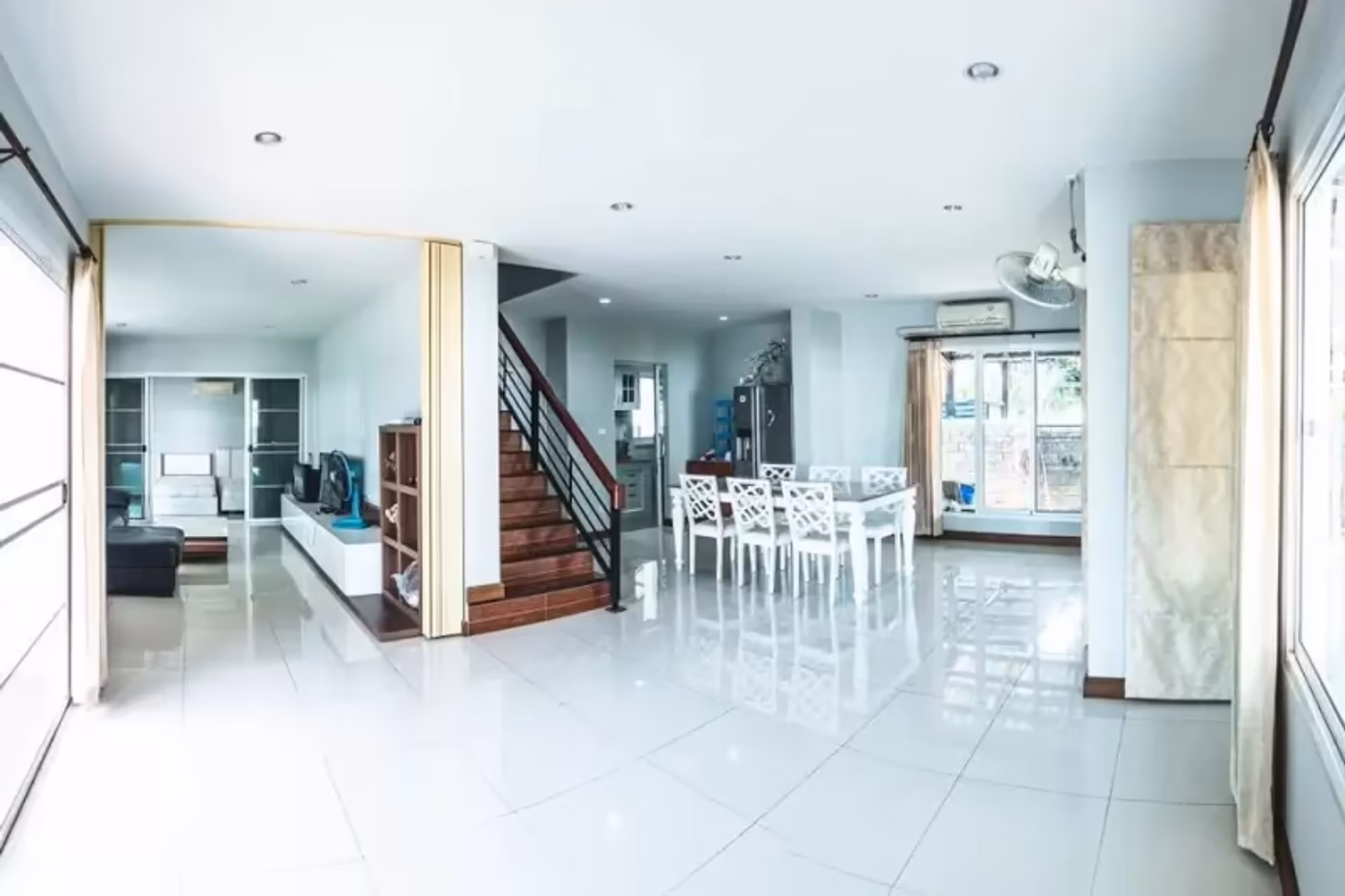 4 Bedroom House - Image 8