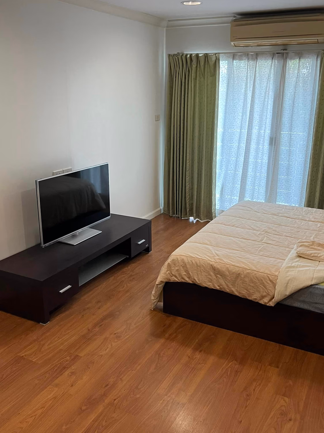 2 Bed Condo for Rent in Watthana - Image 10