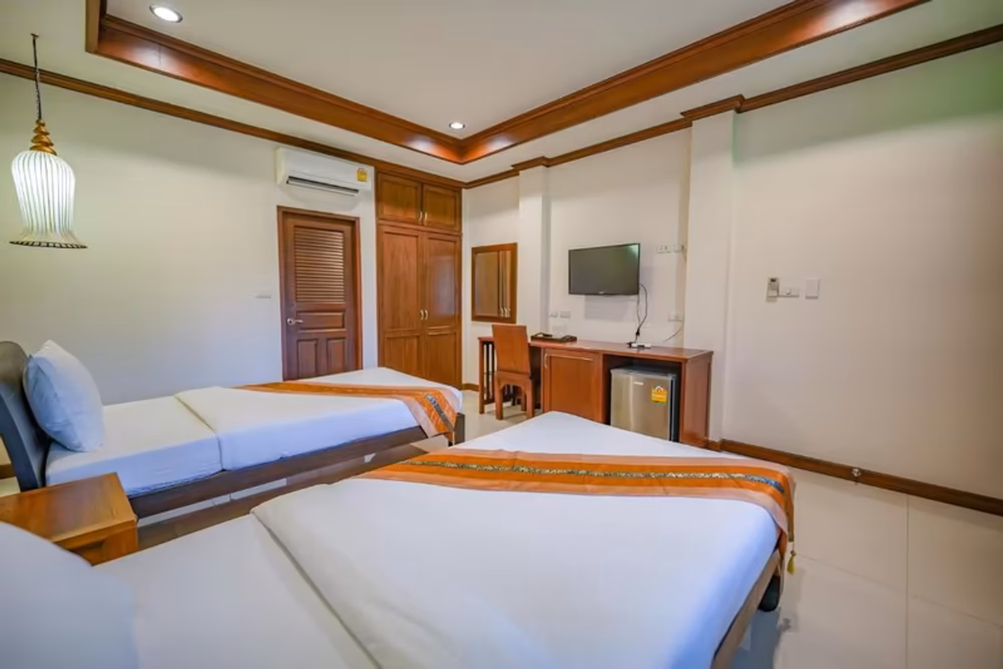 25 Bedroom Commercial - Image 8