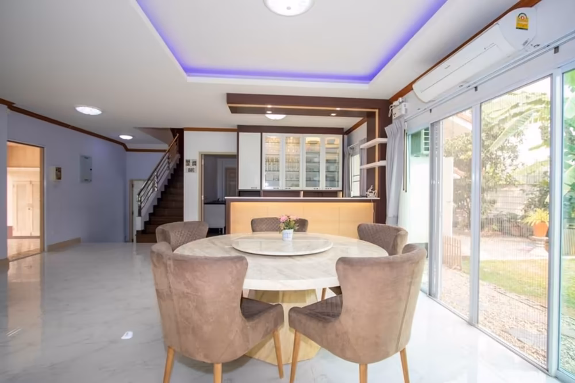 Detached House - Image 8
