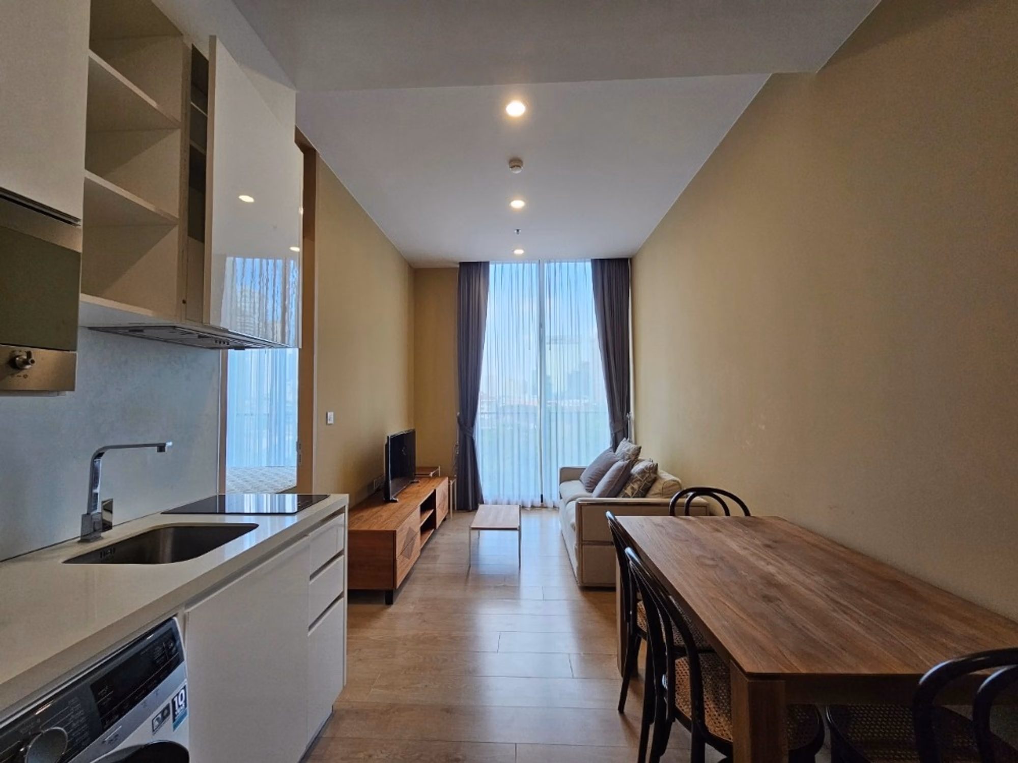 Condo - Image 8