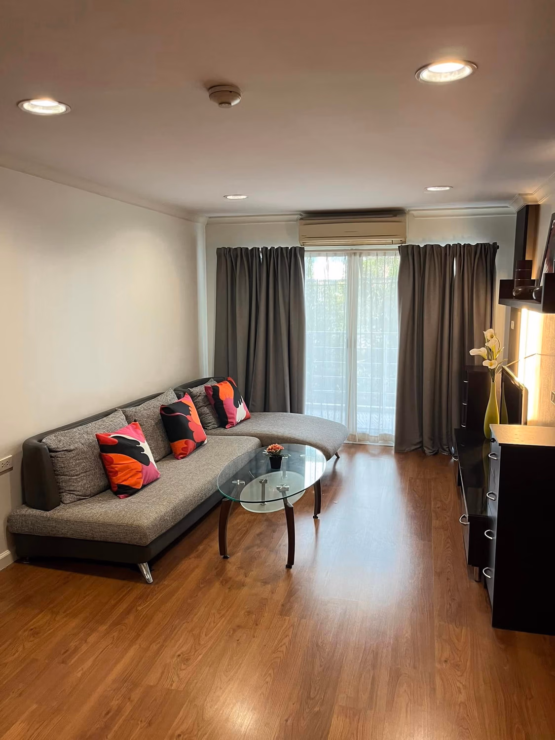2 Bed Condo for Rent in Watthana - Image 1