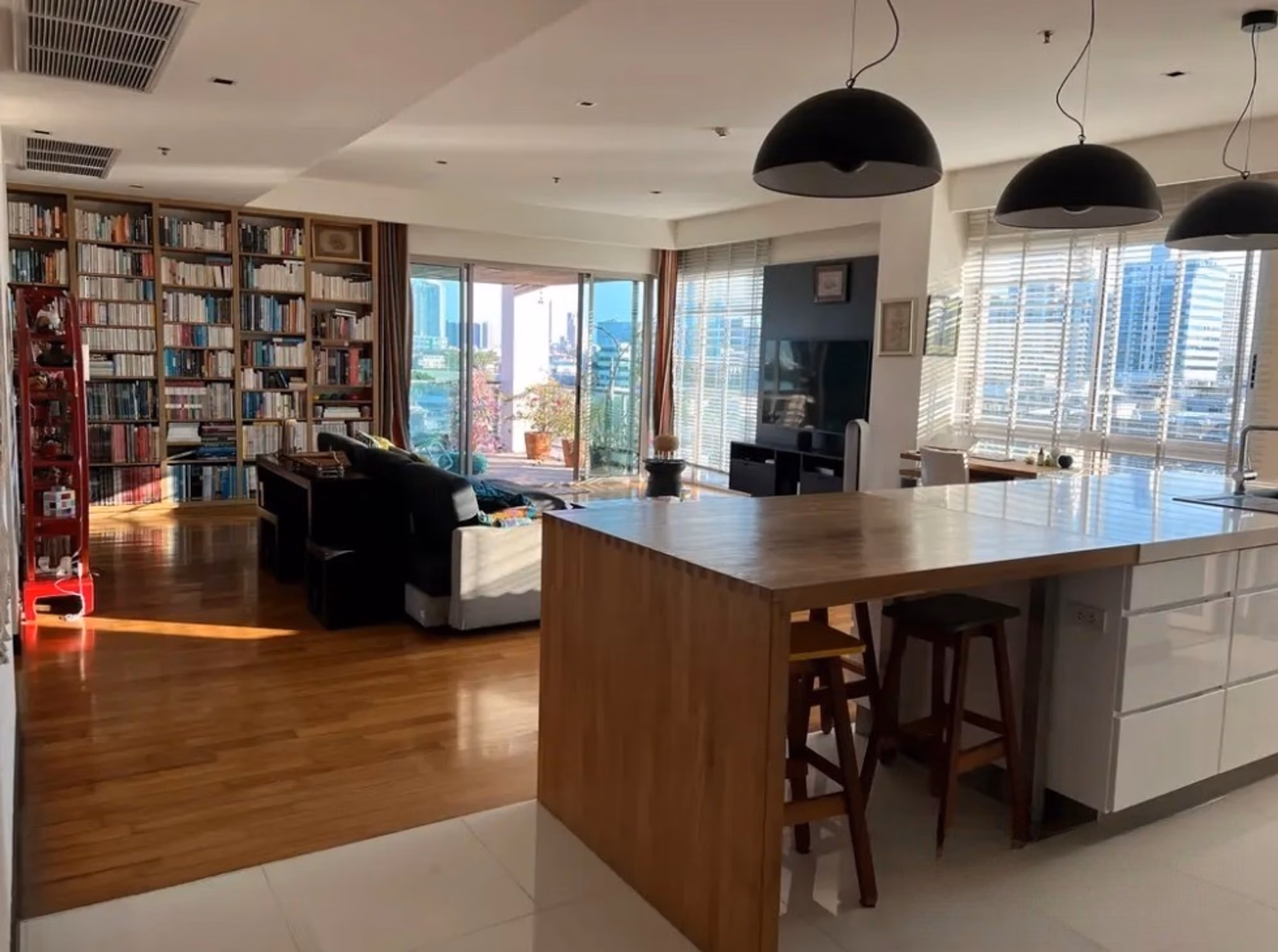 4 Bed Condo for Sale in Yan Nawa - Image 2