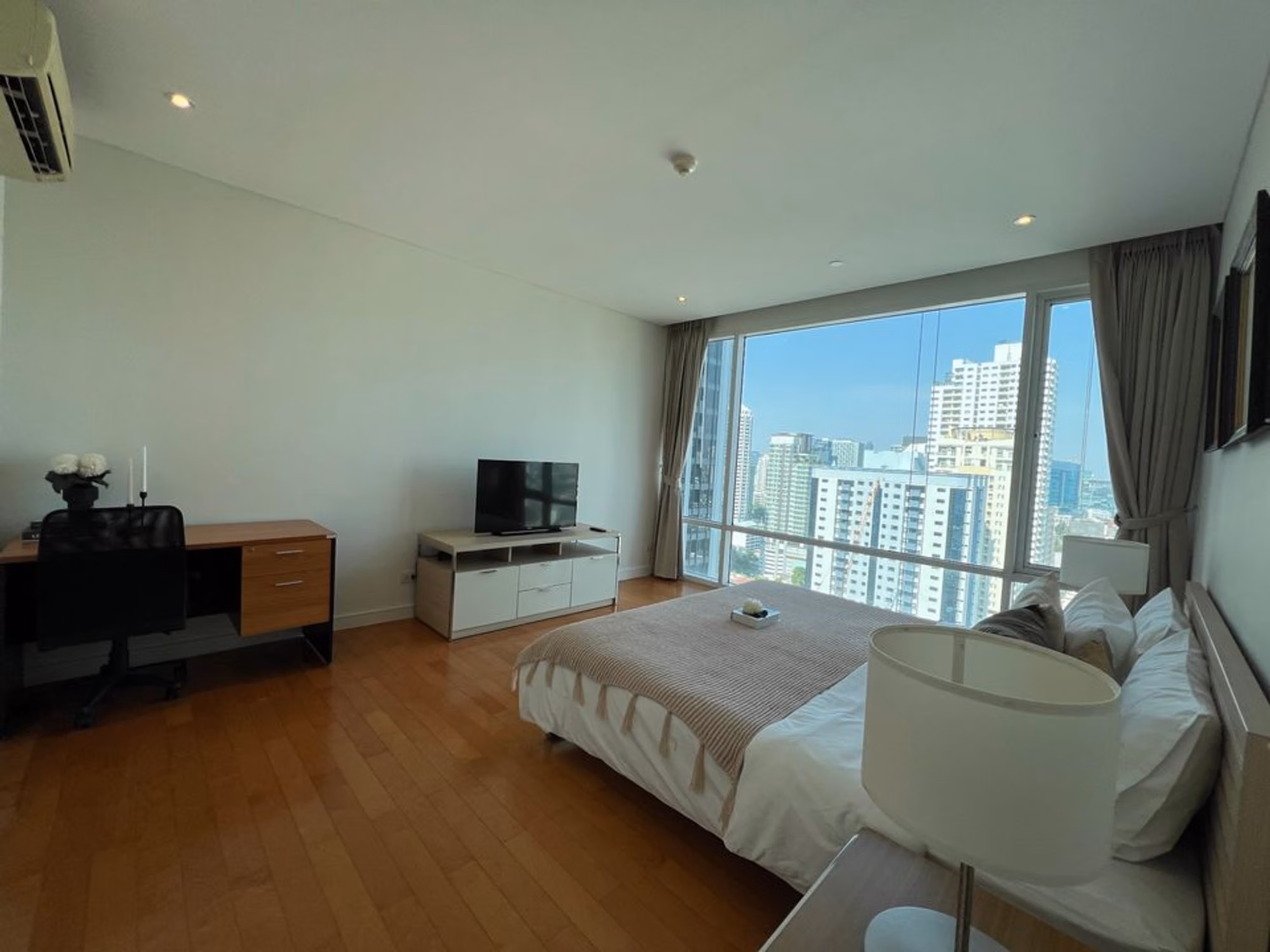 2 Bedroom Condo for Rent at Fullerton Sukhumvit - Image 5