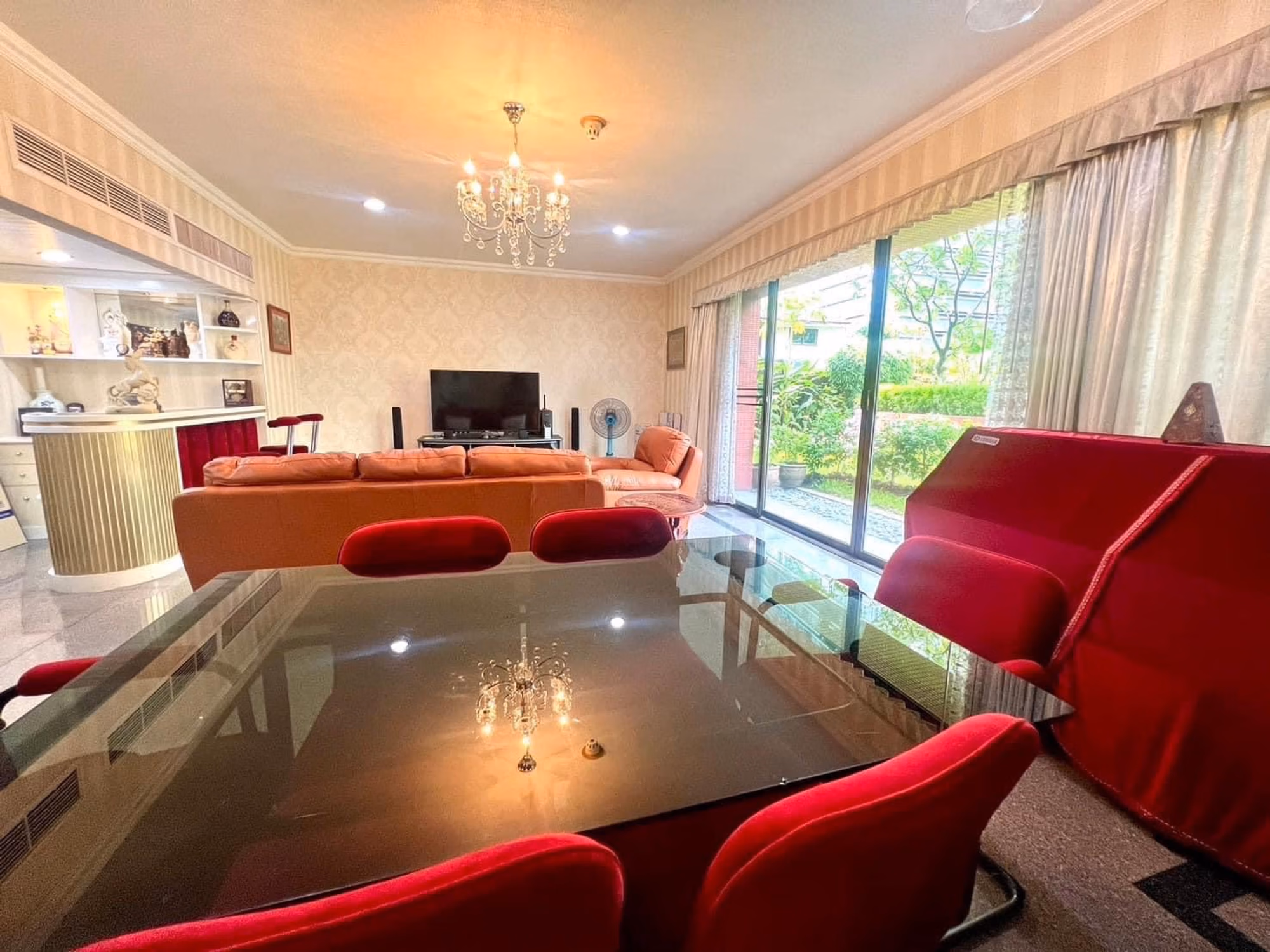 2 Bed Condo for Sale in Pathum Wan - Image 2