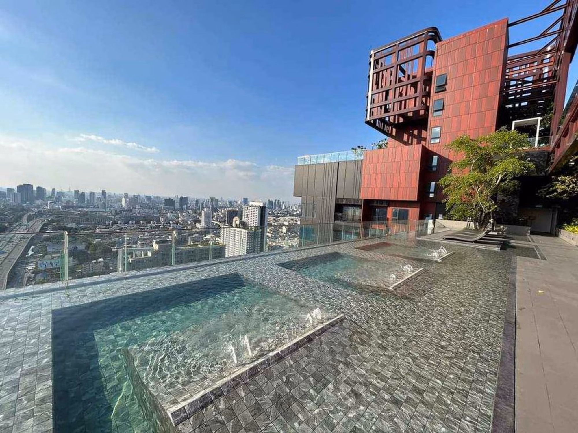 Condo for Rent at Life Asoke Hype - Image 16