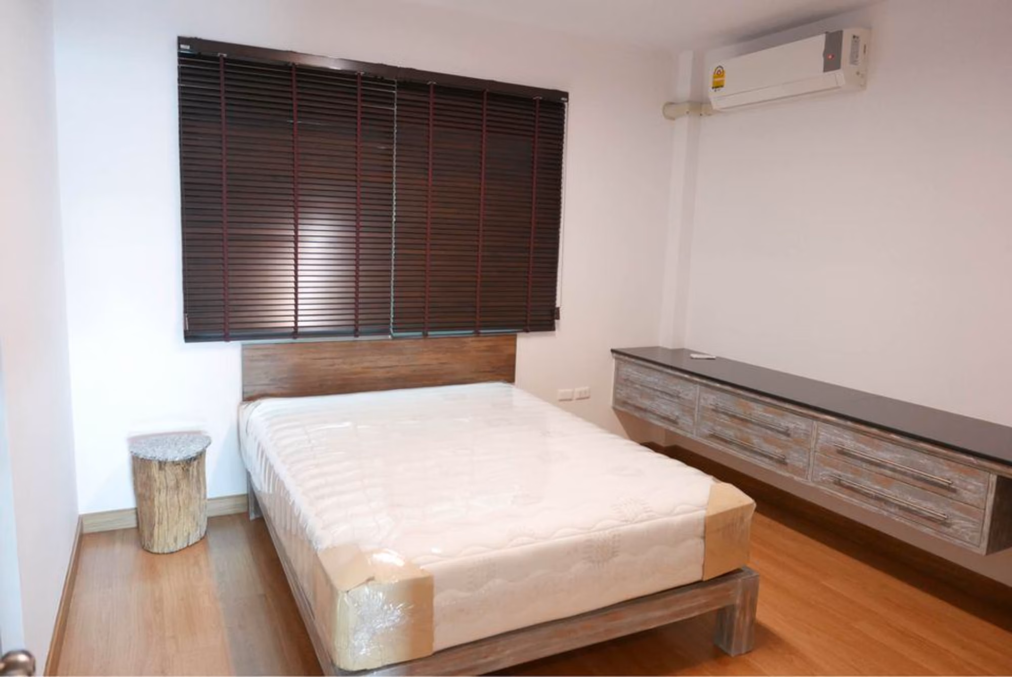 Condo - Image 2