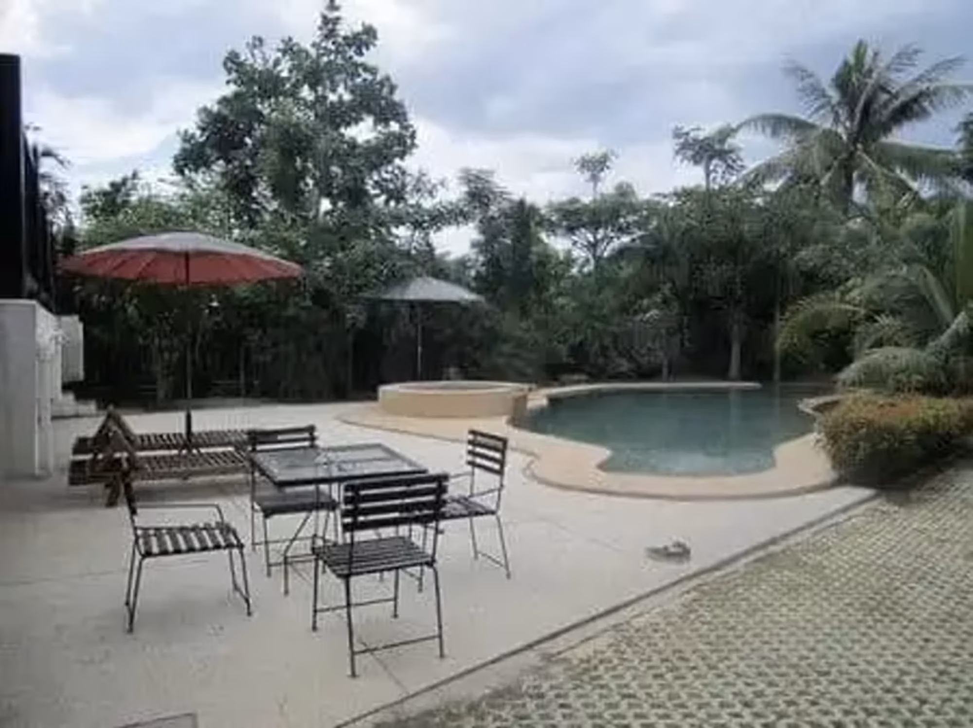 7 Bedroom House - Image 1