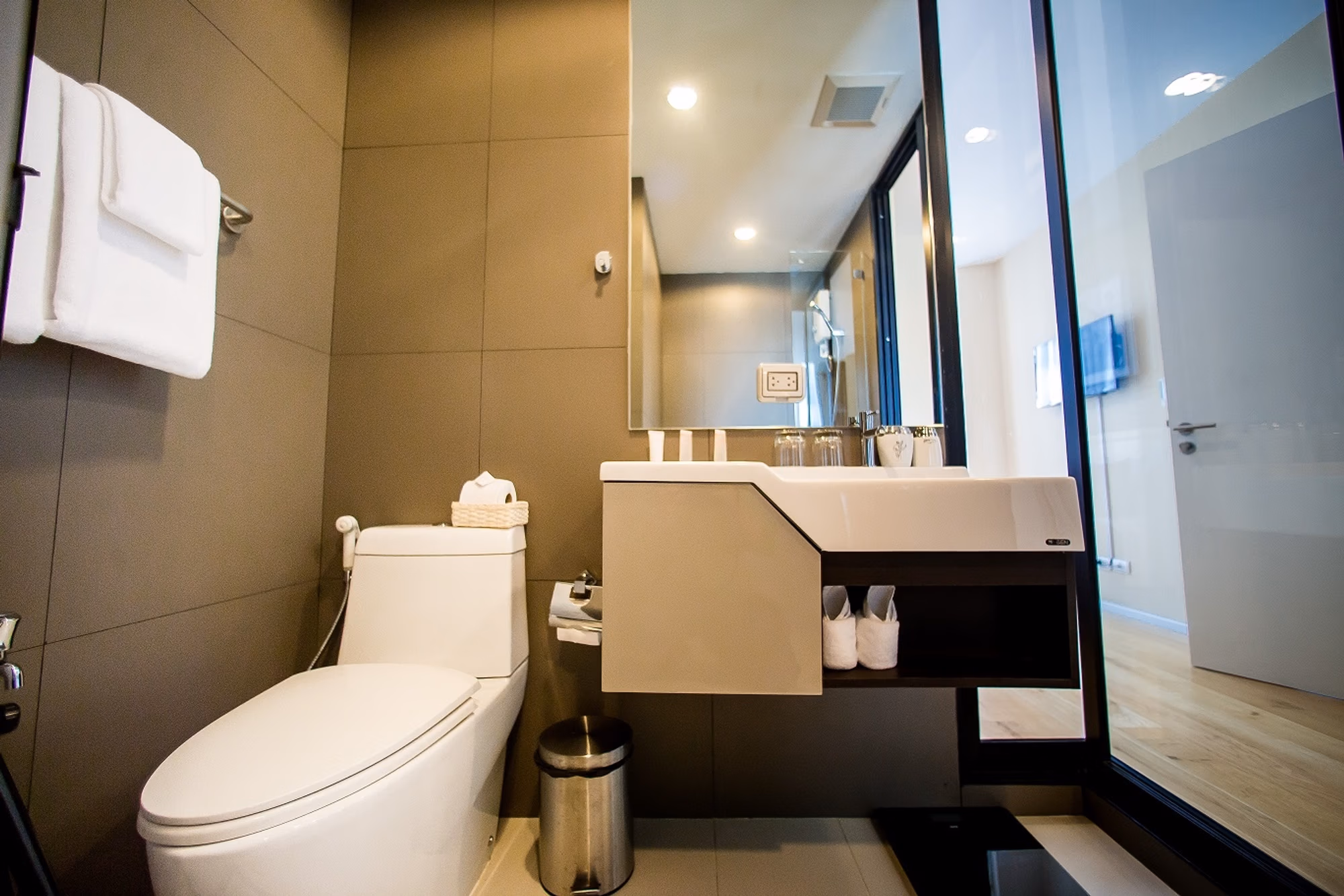 2 Bed Condo for Rent in Watthana - Image 5