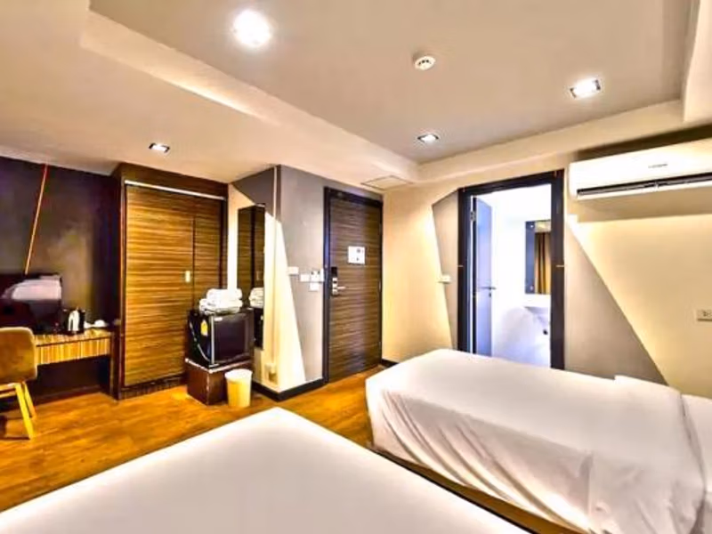 60 Bed Commercial for Rent and Sale in Sathon