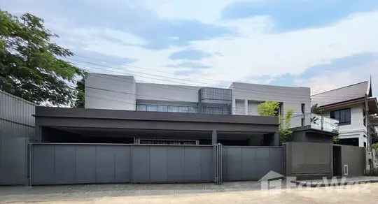 4 Bedroom House - Image 43