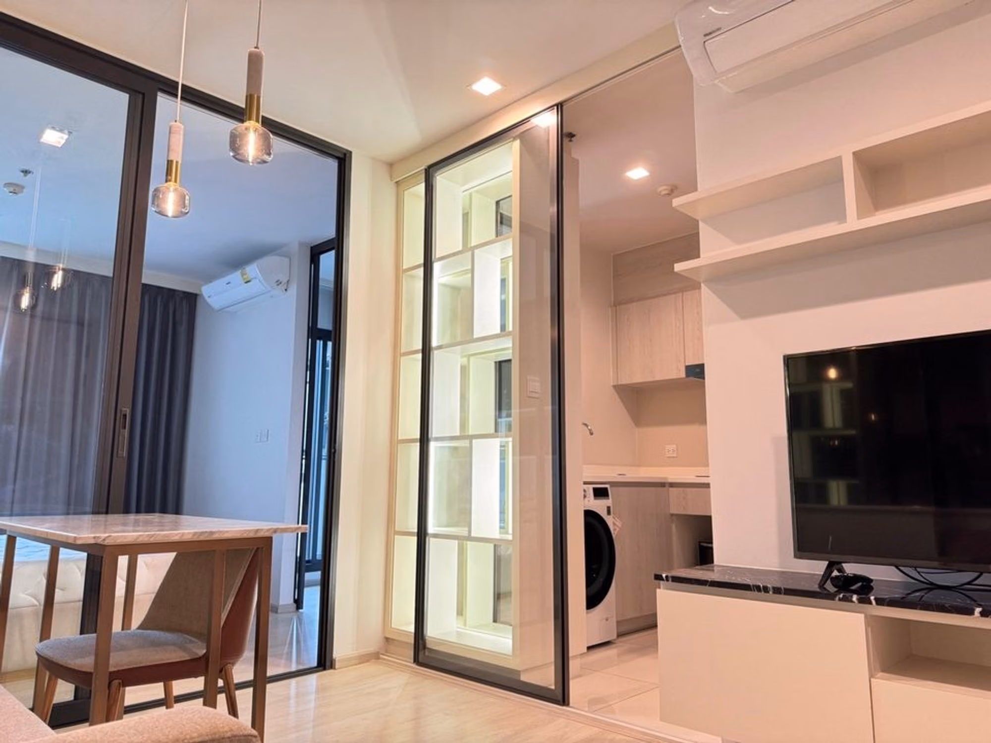 1 Bed Condo for Rent  Near Phloen Chit BTS - Image 2
