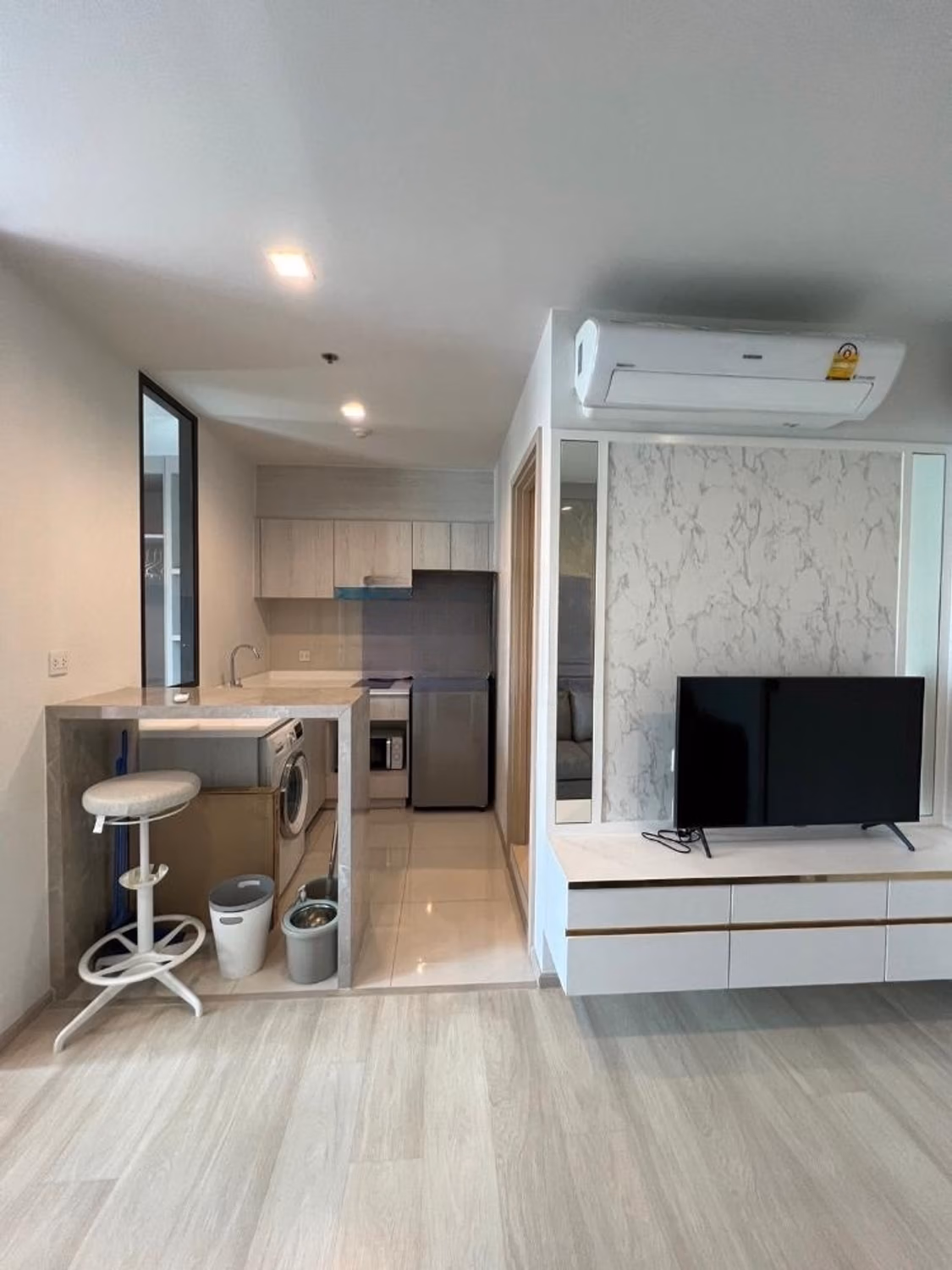 1 Bed Condo for Rent  Near Phloen Chit BTS - Image 3