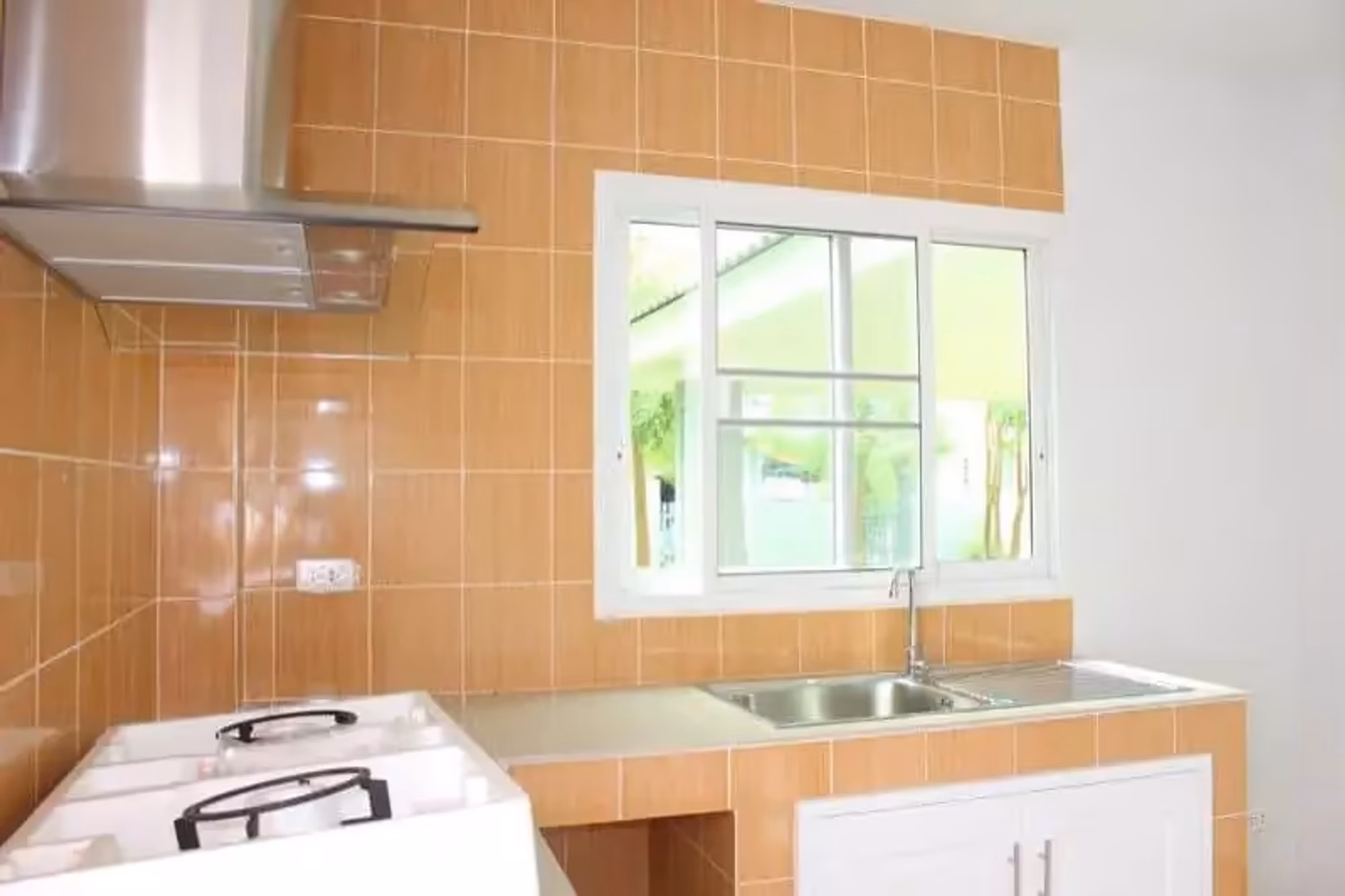 4 Bedroom House - Image 10