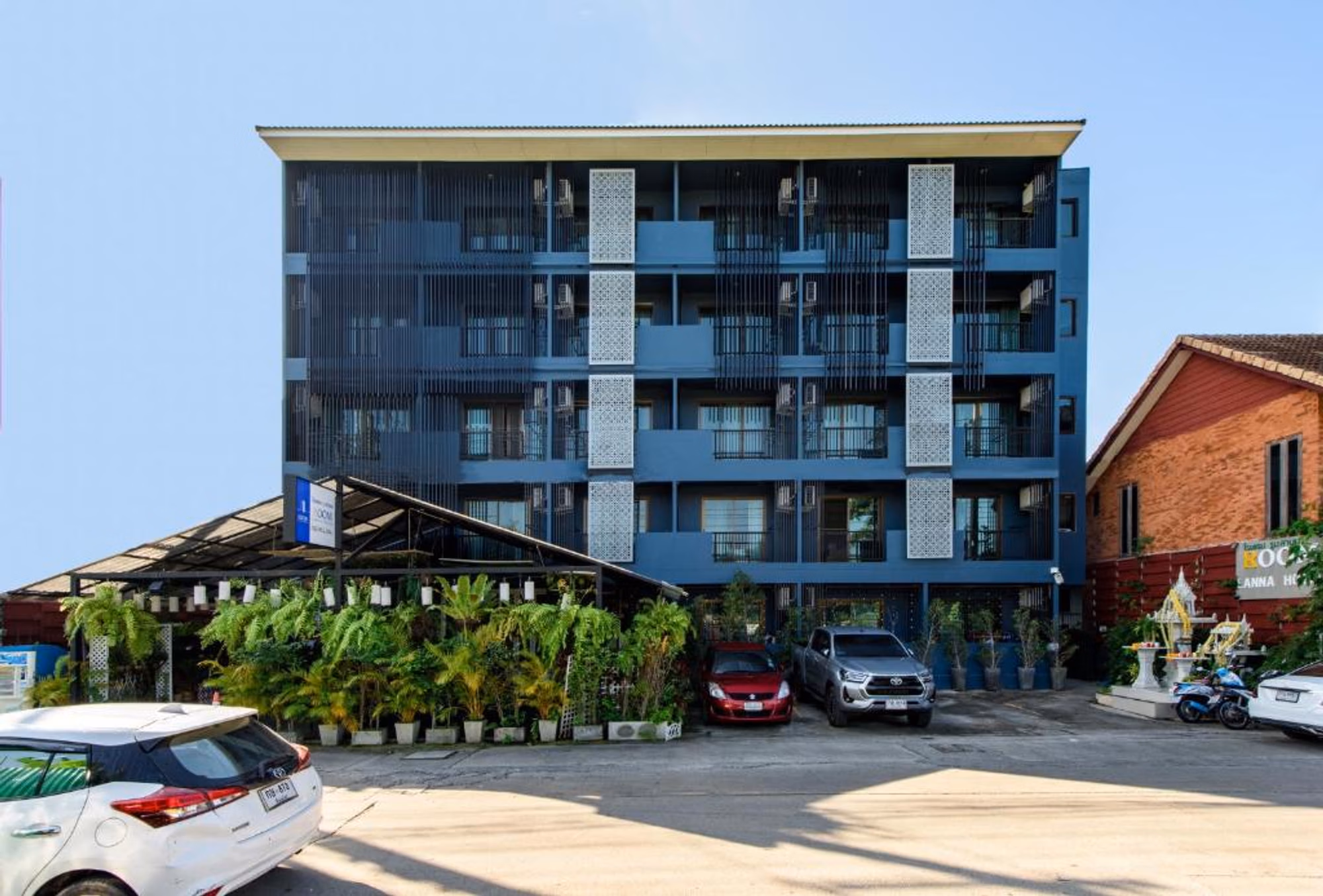 Commercial/Shophouse for Sale at Room Lanna Hotel - Image 1