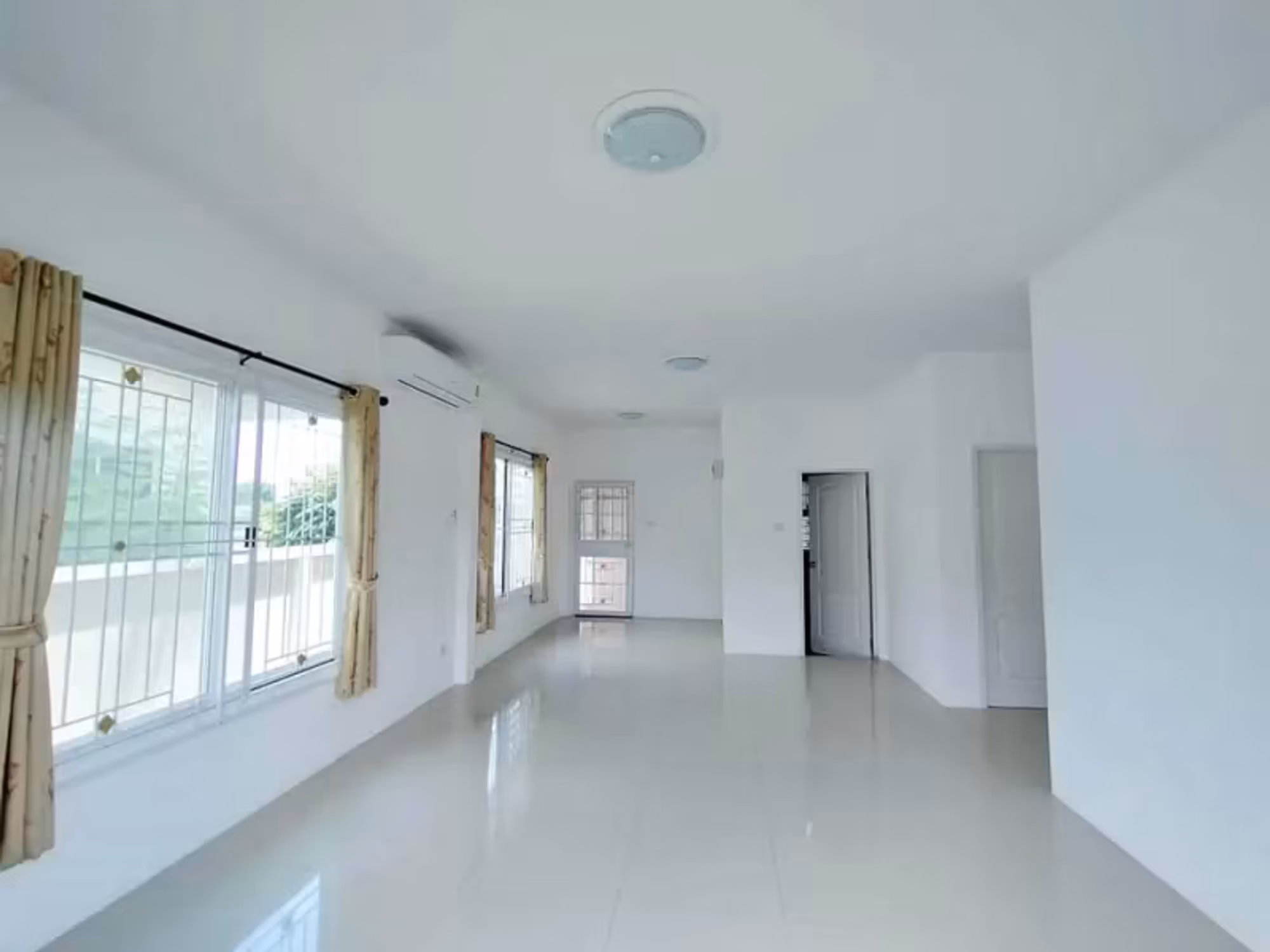 2 Bedroom House - Image 8