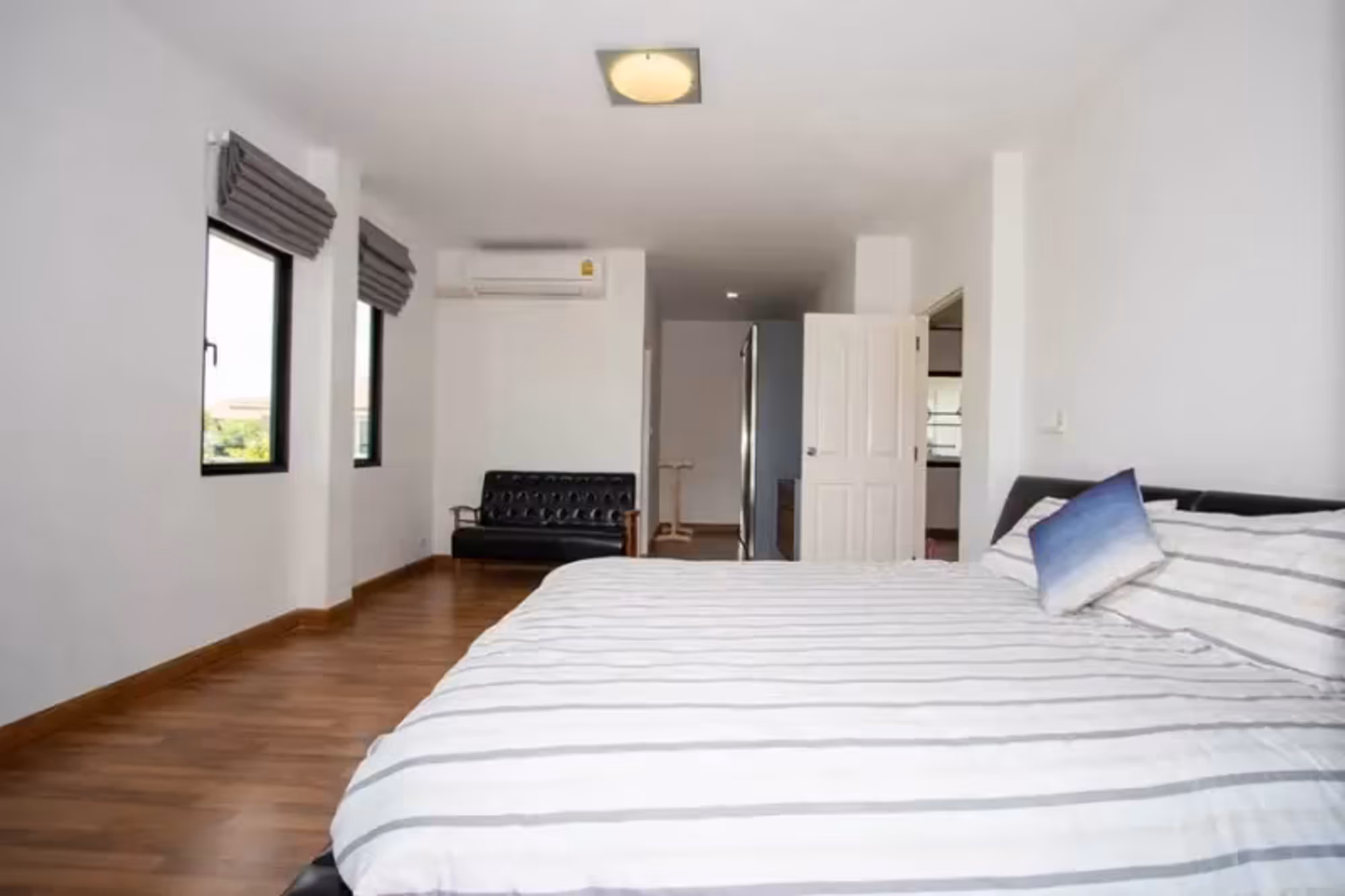 4 Bedroom House - Image 8