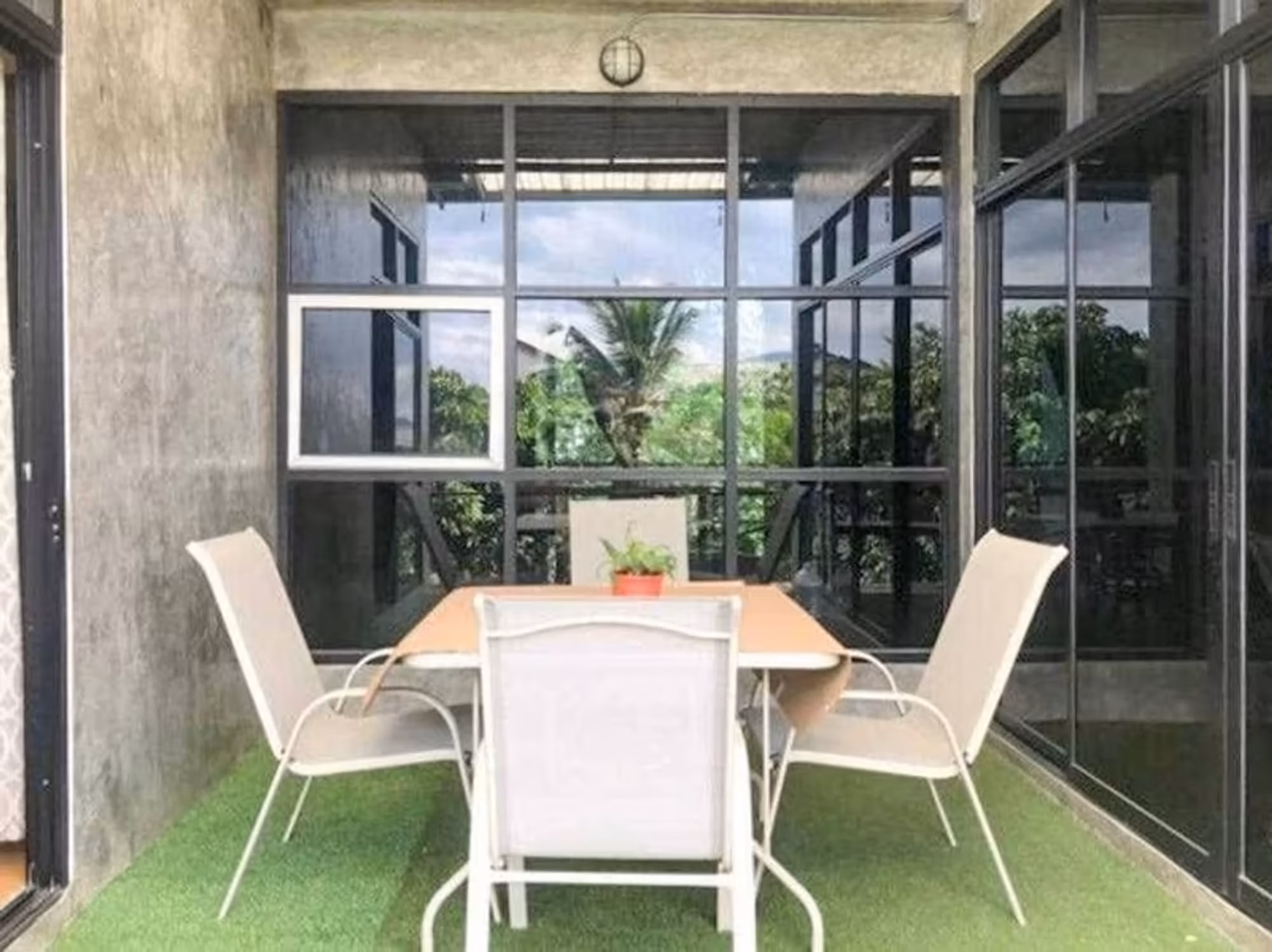 2-Story Loft Style House for Rent - Image 4