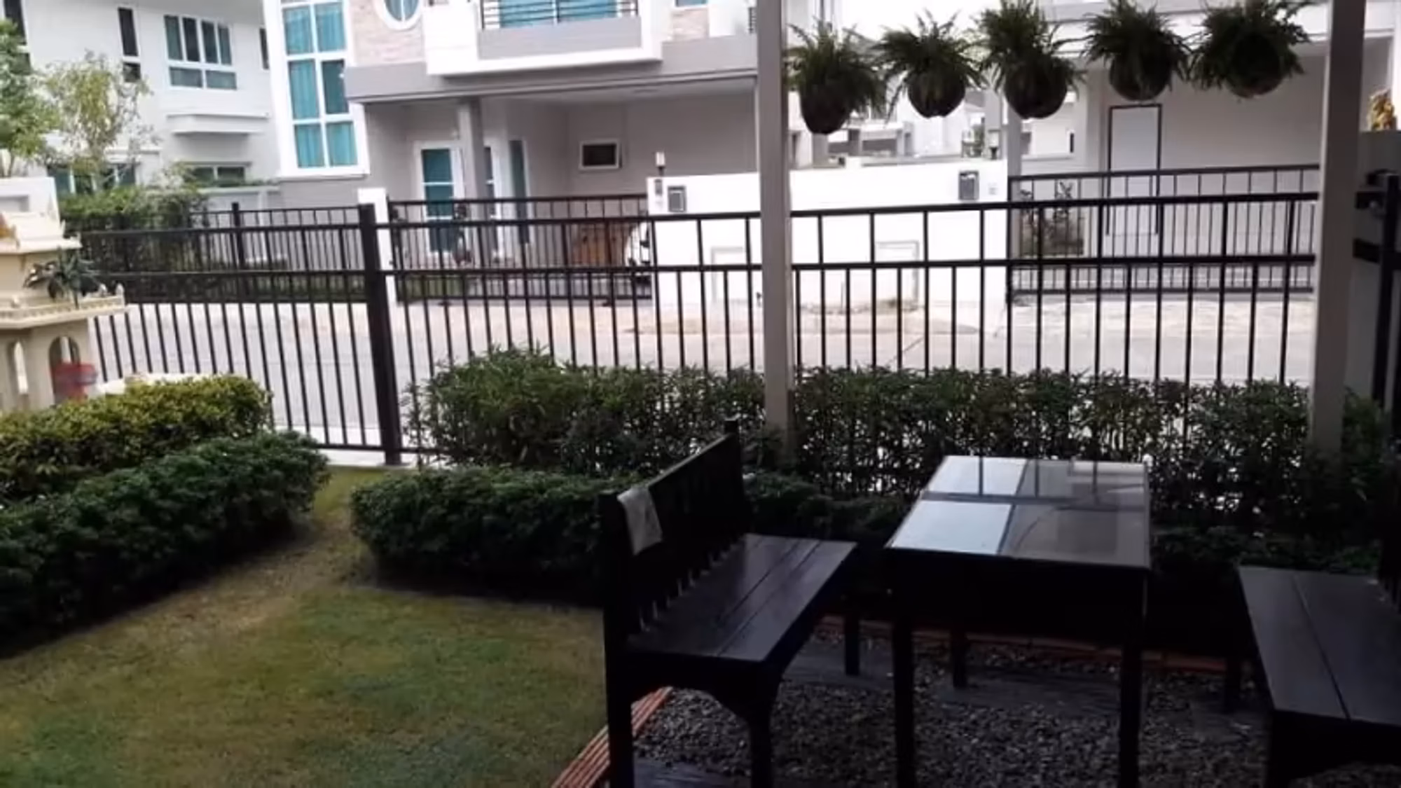 4 Bedroom House - Image 4
