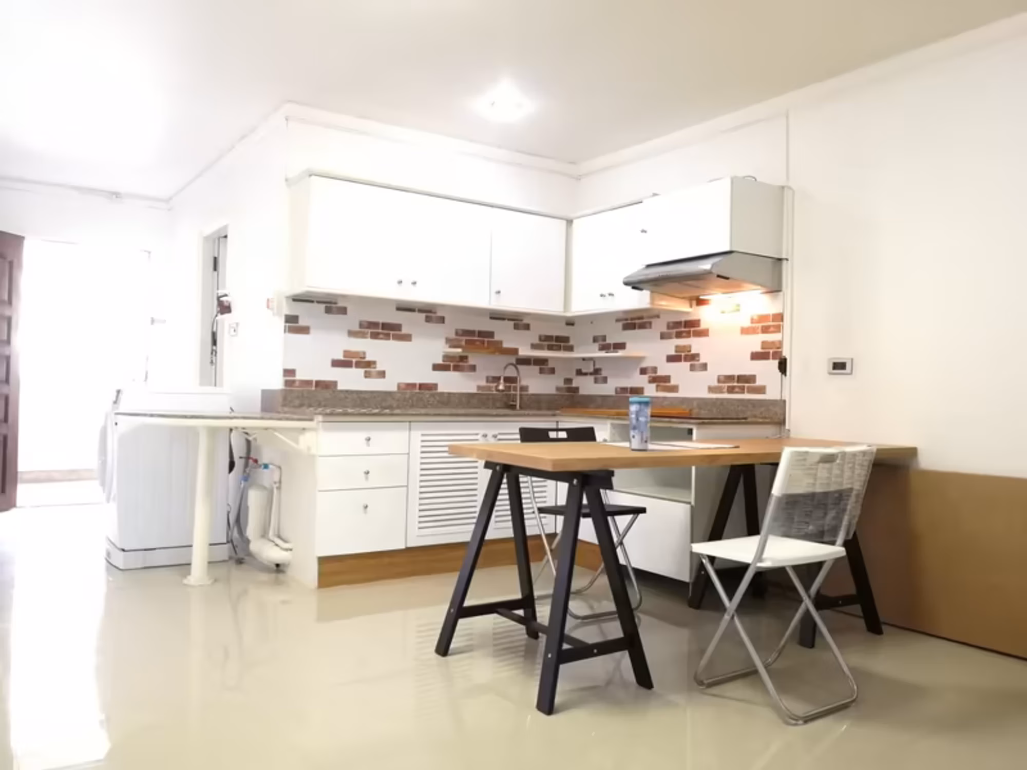 Condo - Image 4