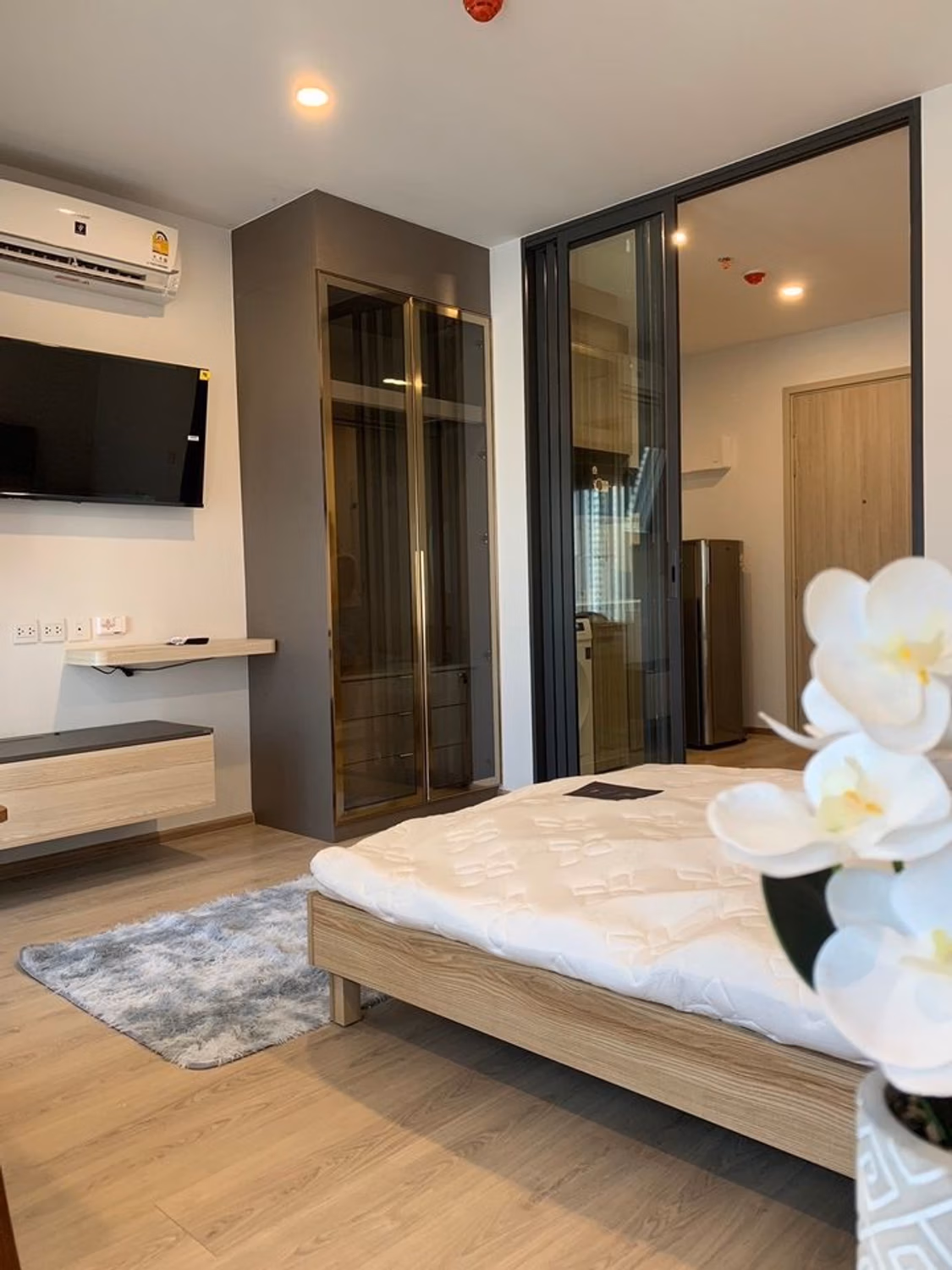 Studio Condo for Rent in Khlong Toei - Image 1