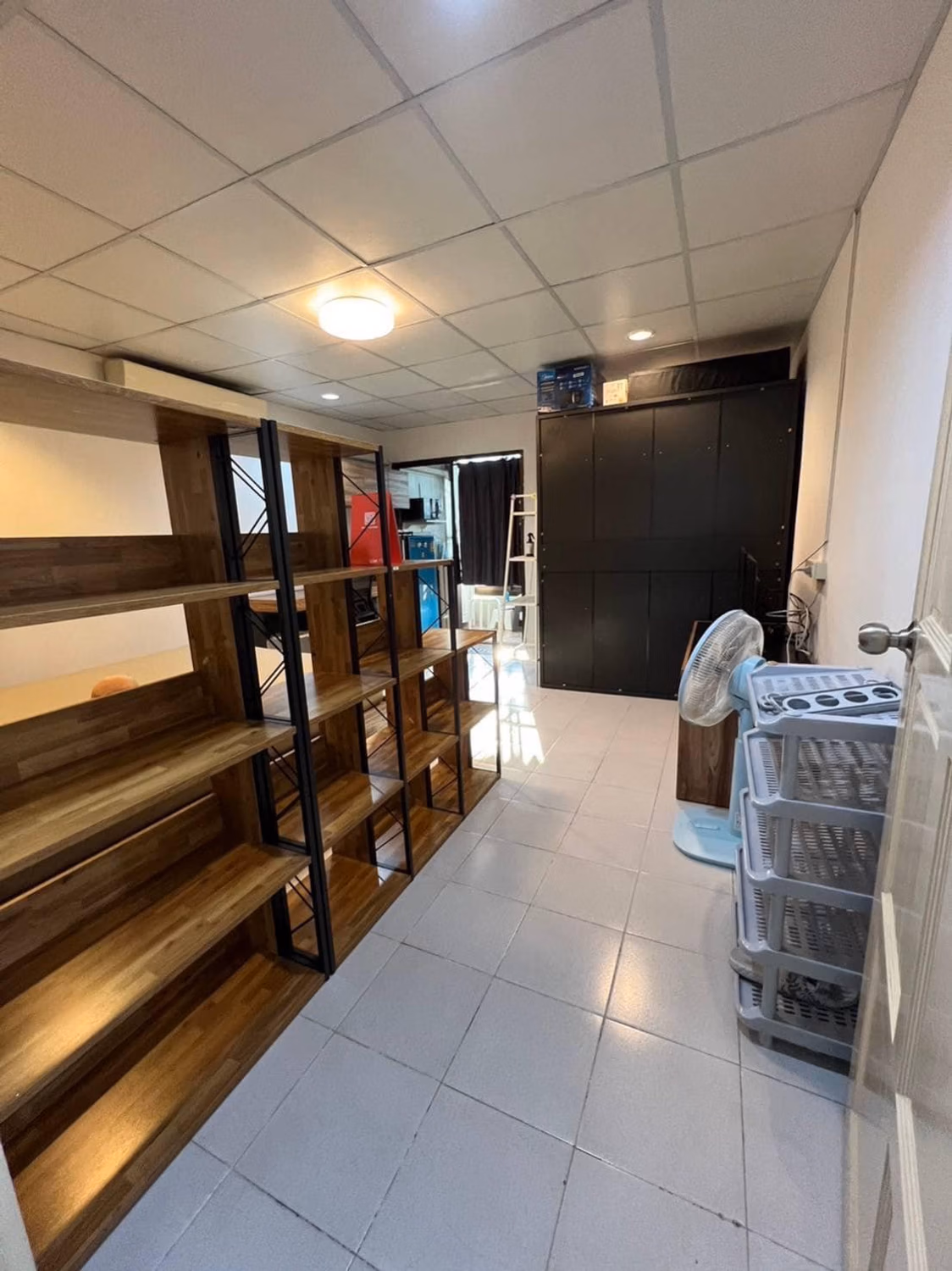 Condo for Rent at Fifty Resident Condominium - Image 4