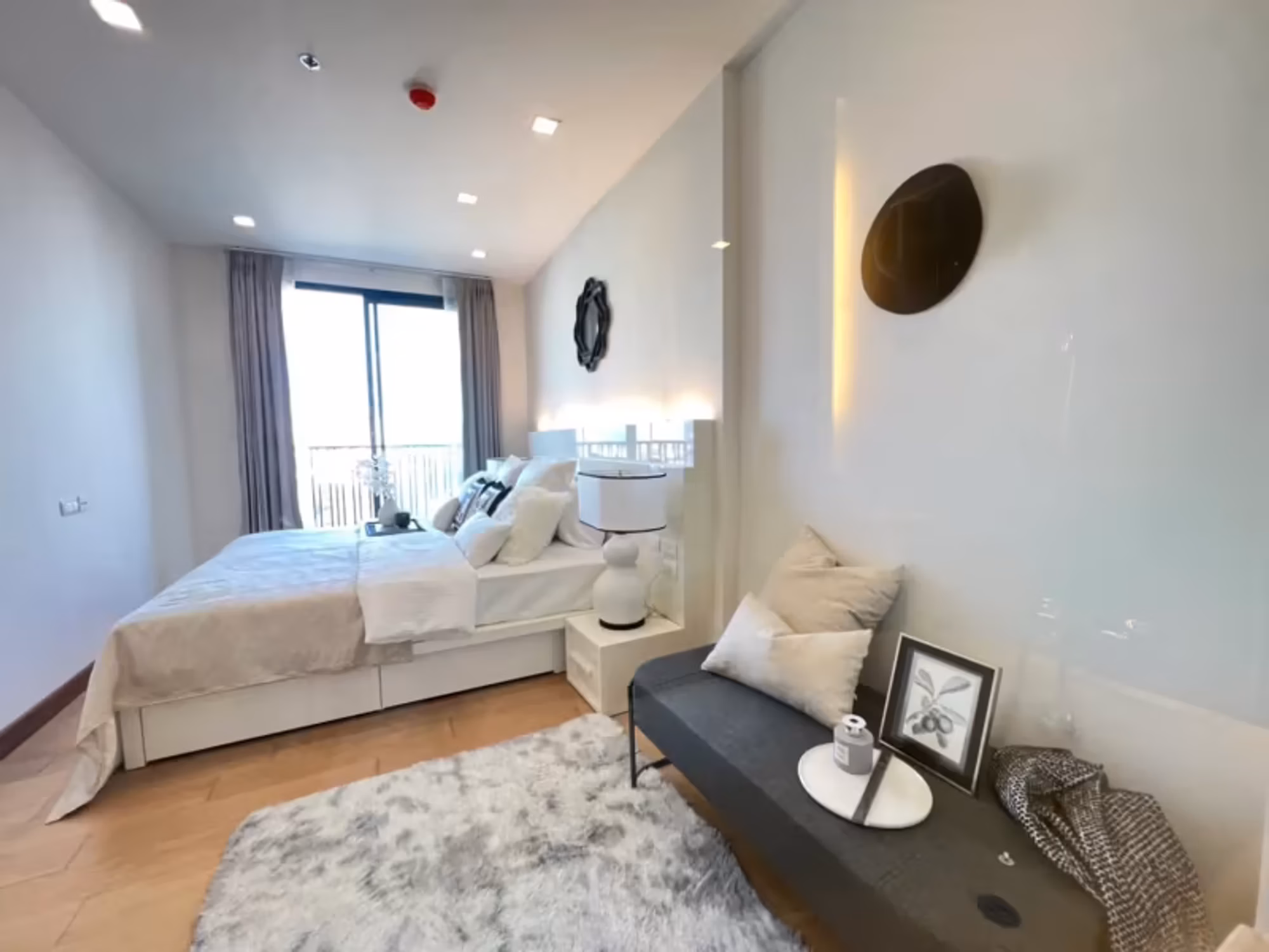 1 Bedroom Condo - Image 1