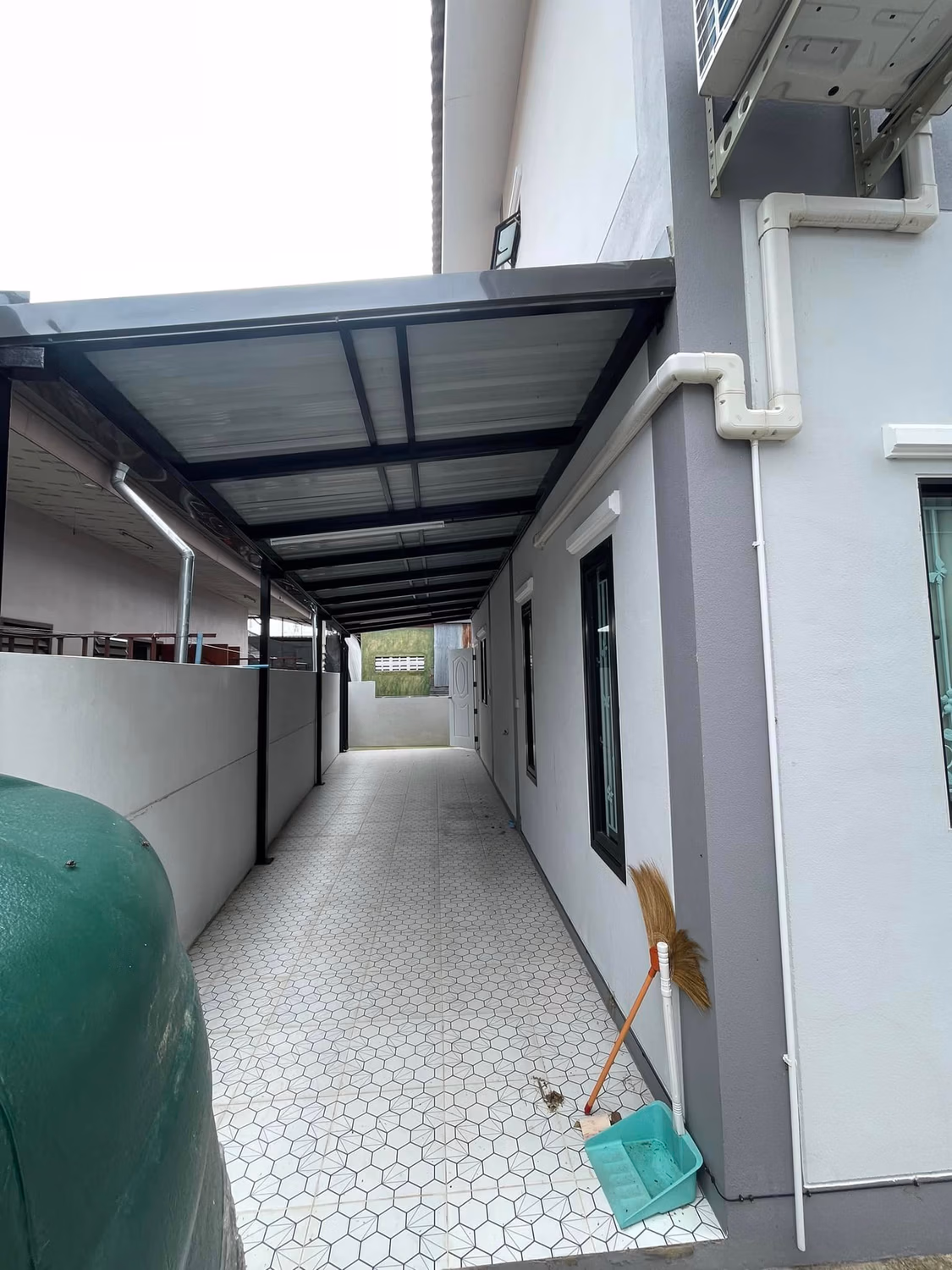 Detached House - Image 5