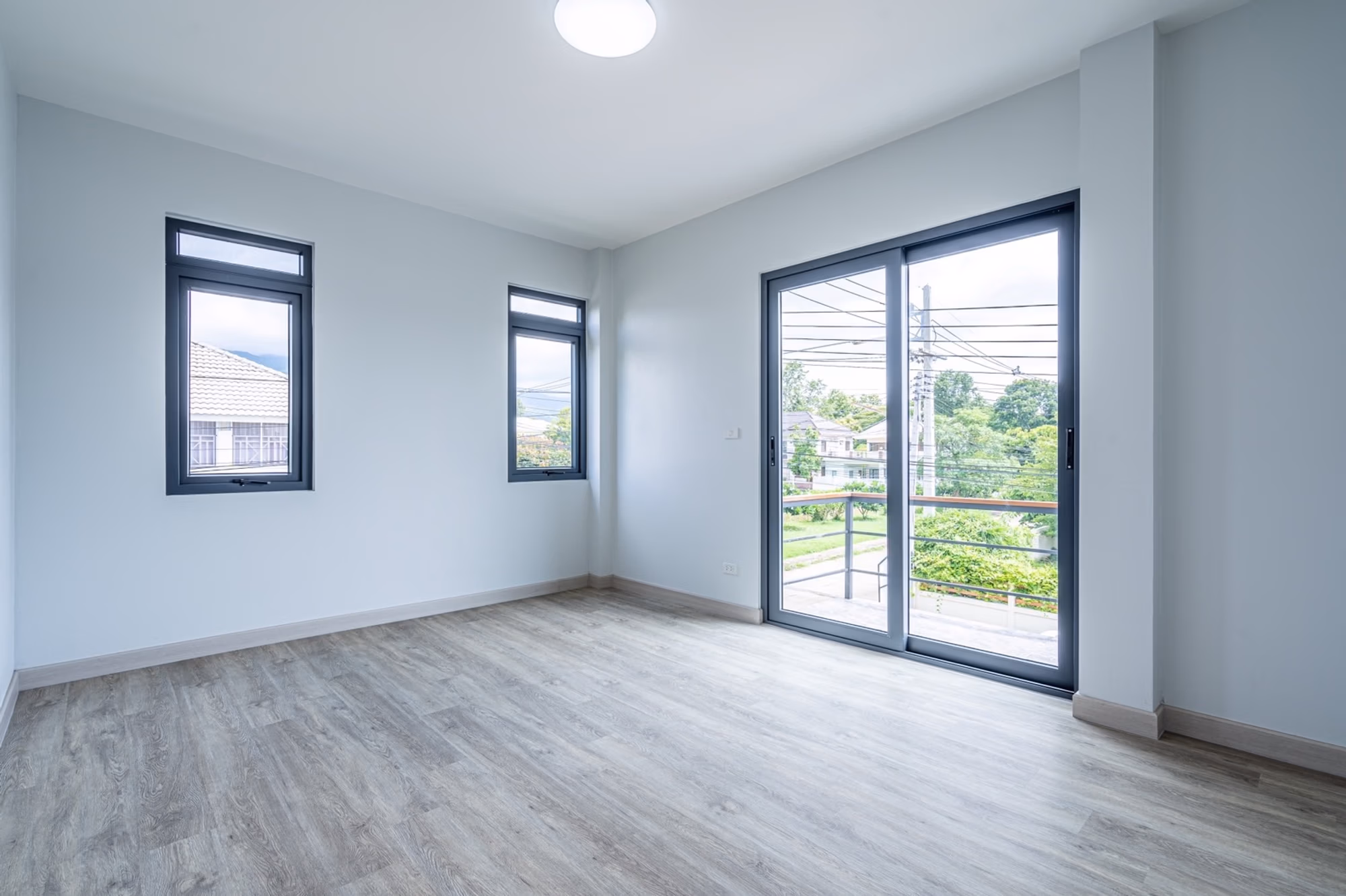 6 Bed House for Rent in Mueang Chiang Mai - Image 9