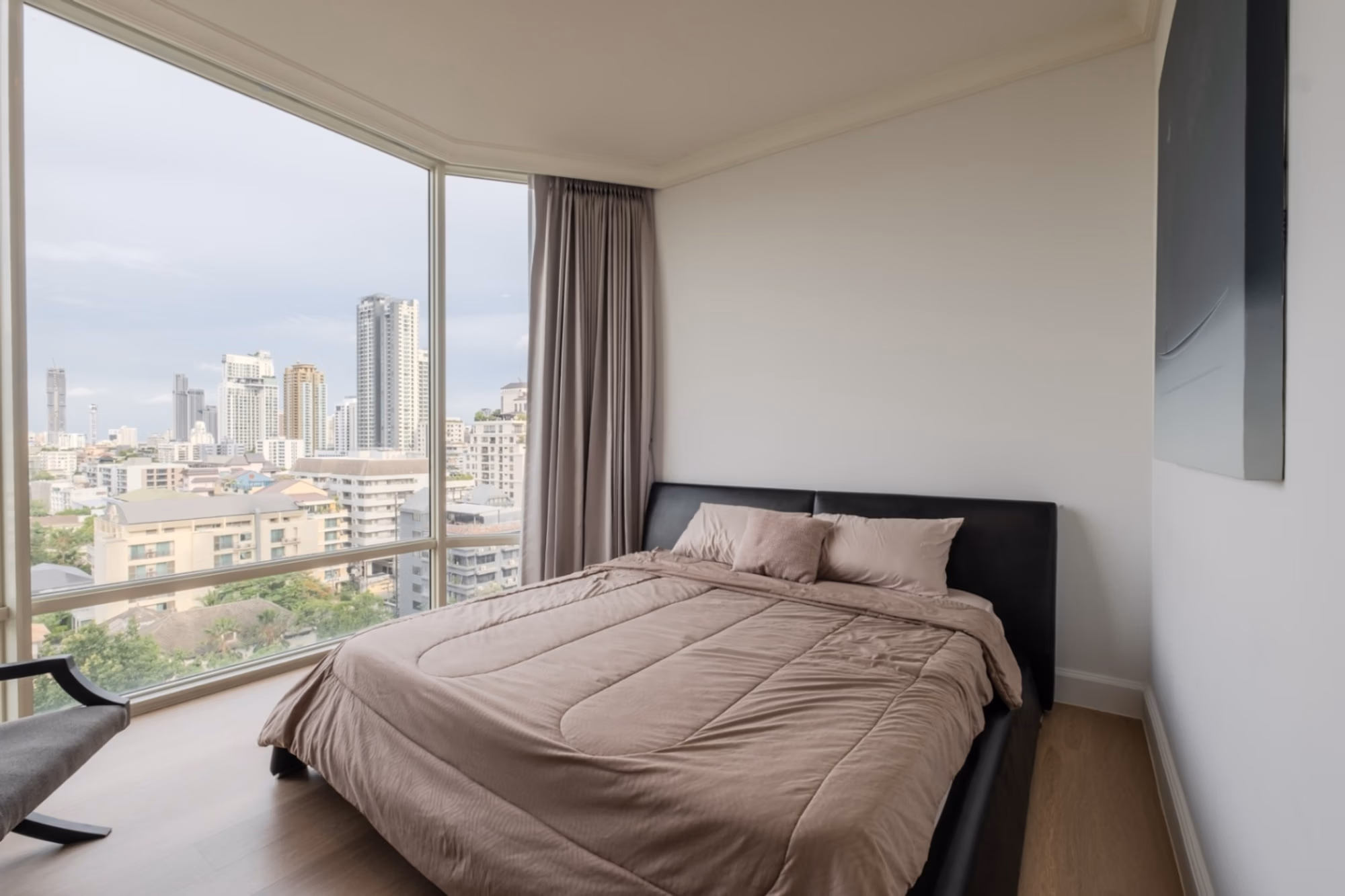 2 Bed Condo for Sale  Near Sukhumvit MRT - Image 3