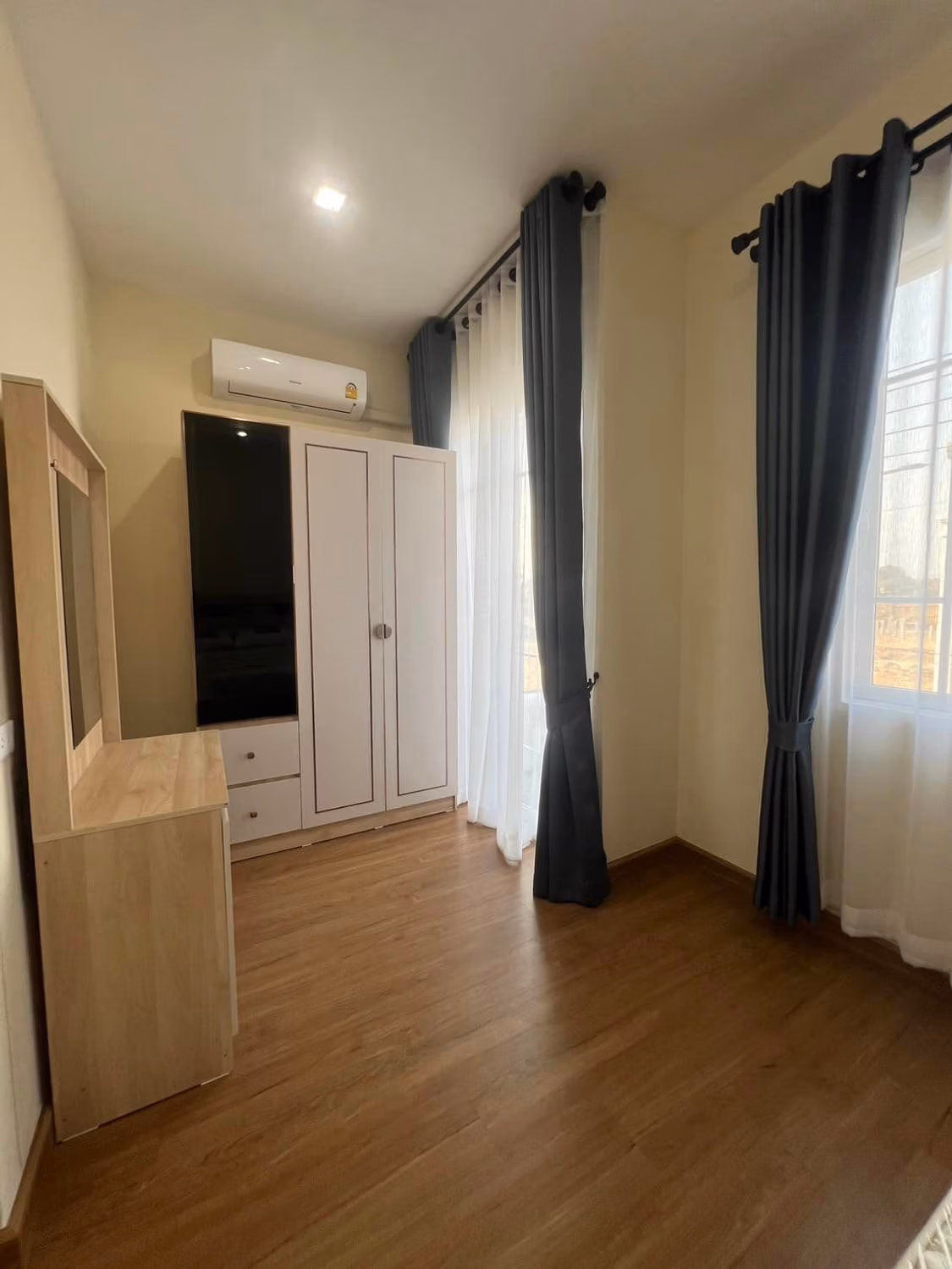 Townhouse for Rent at Golden Town RuamChok - Image 9