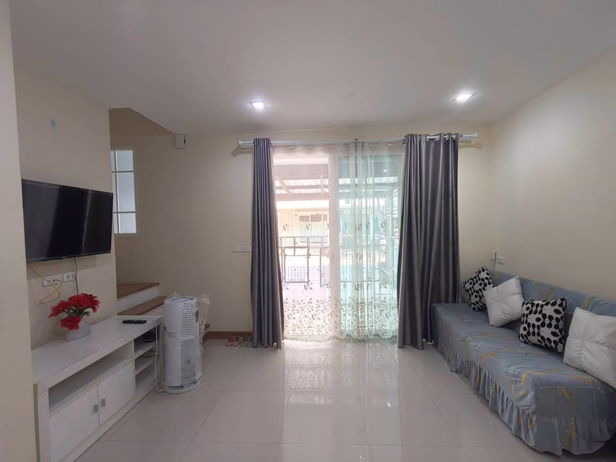 3 Bed Townhouse for Rent in Mueang Chiang Mai - Image 2