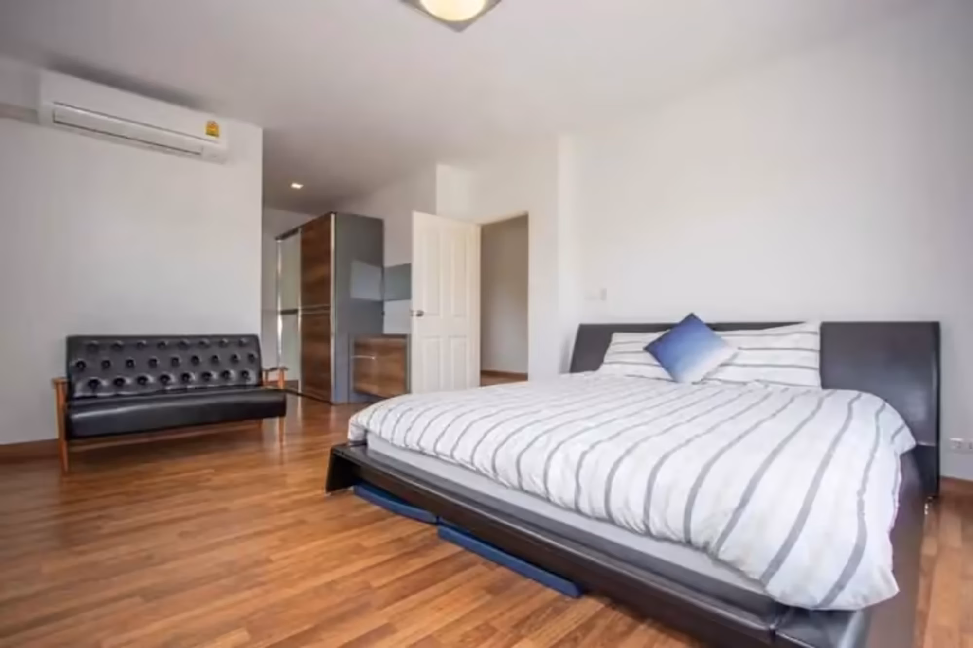 4 Bedroom House - Image 21