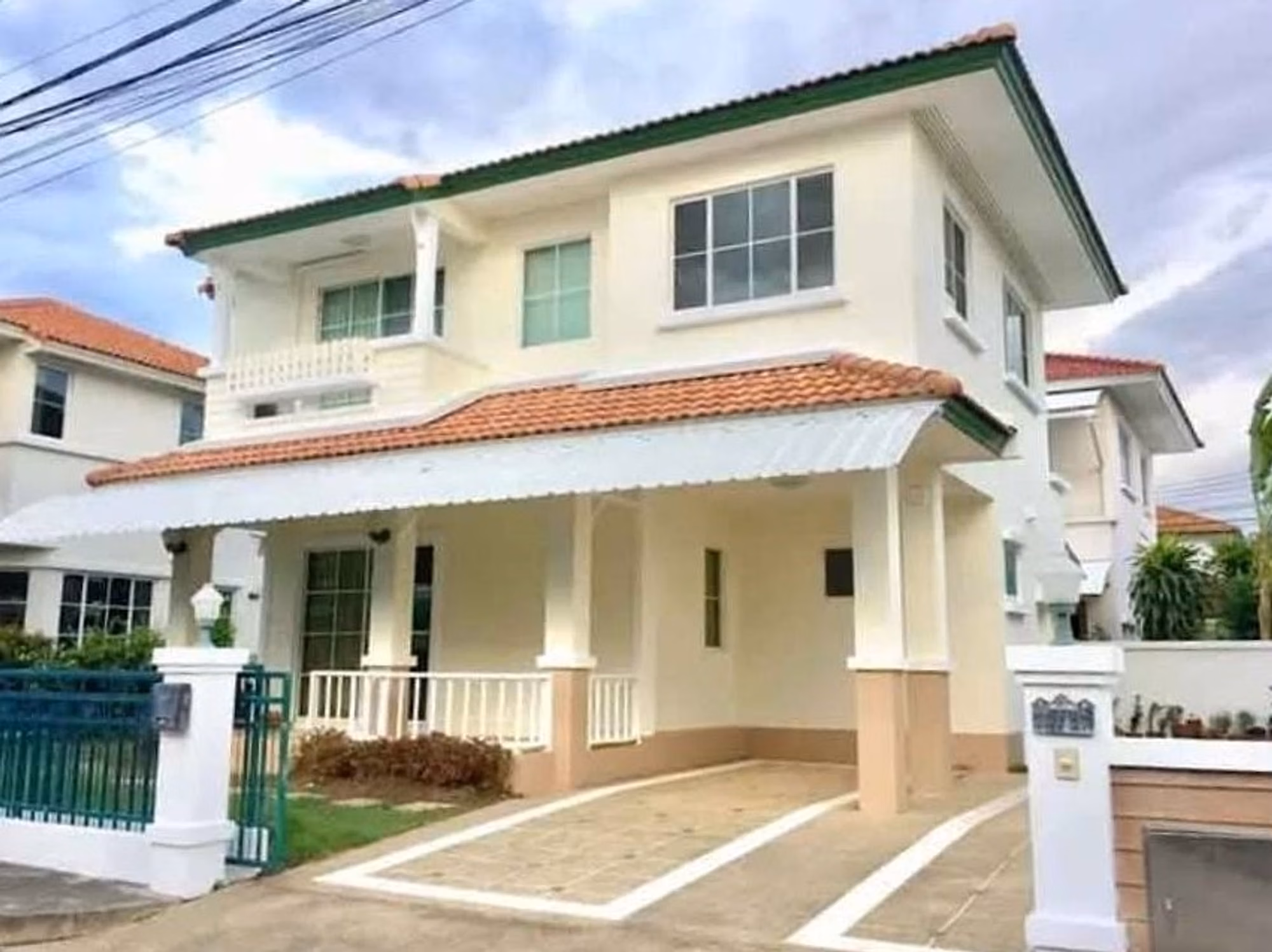 4 Bed House for Rent in Mueang Chiang Mai - Image 1