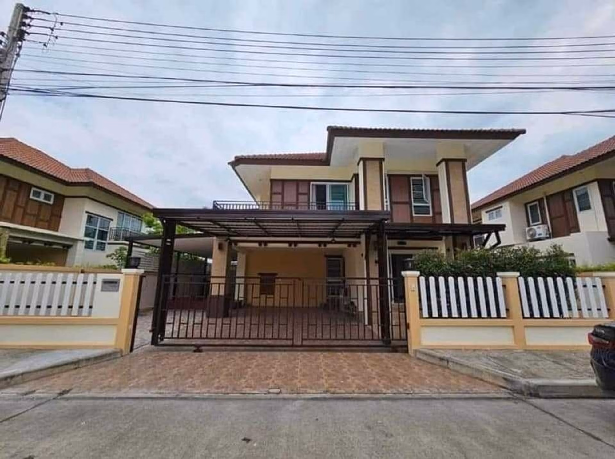 3 Bed House for Rent in San Kamphaeng - Image 1