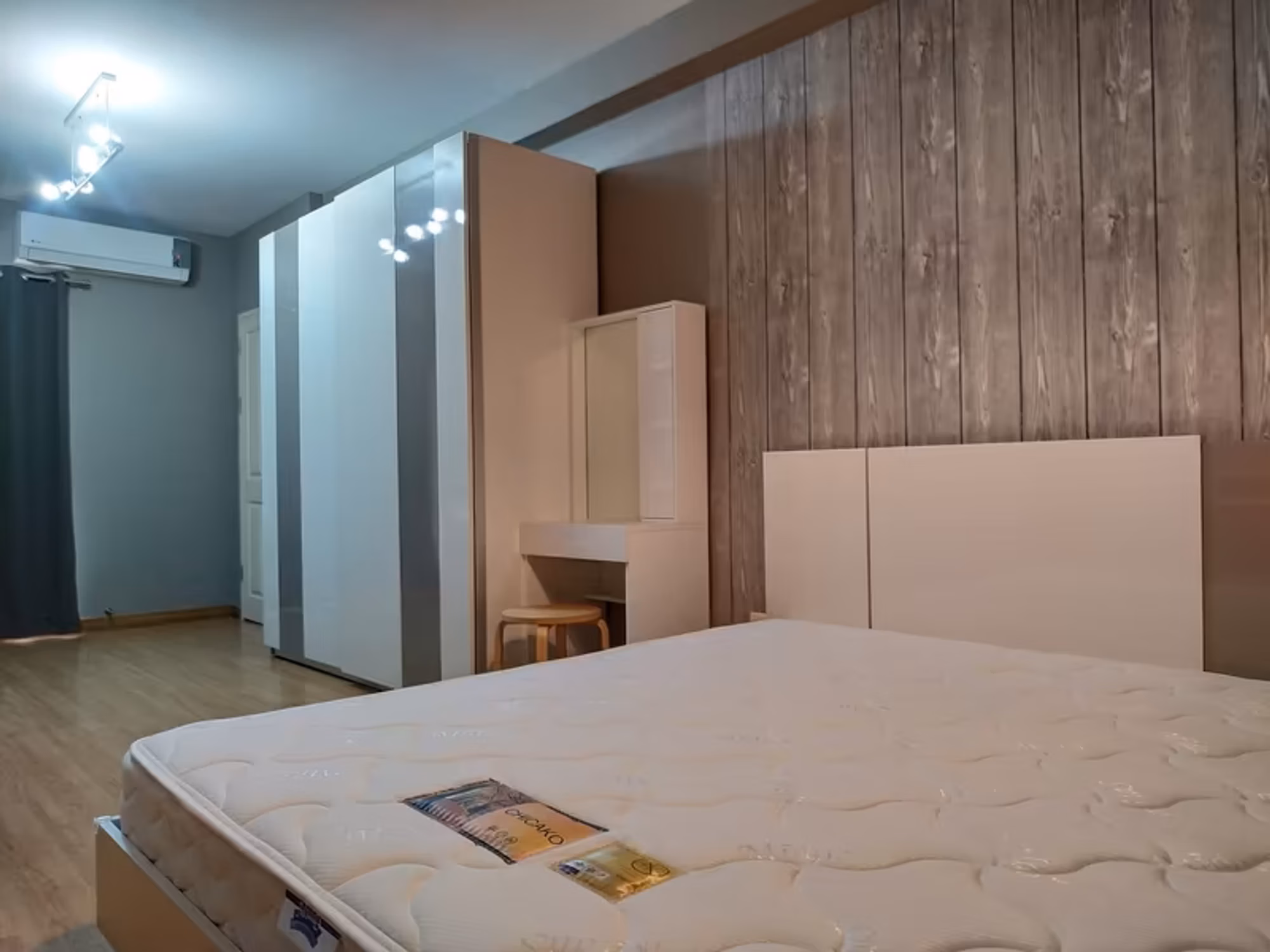 Condo for Sale at Supalai Park Ekkamai - Thonglor - Image 3