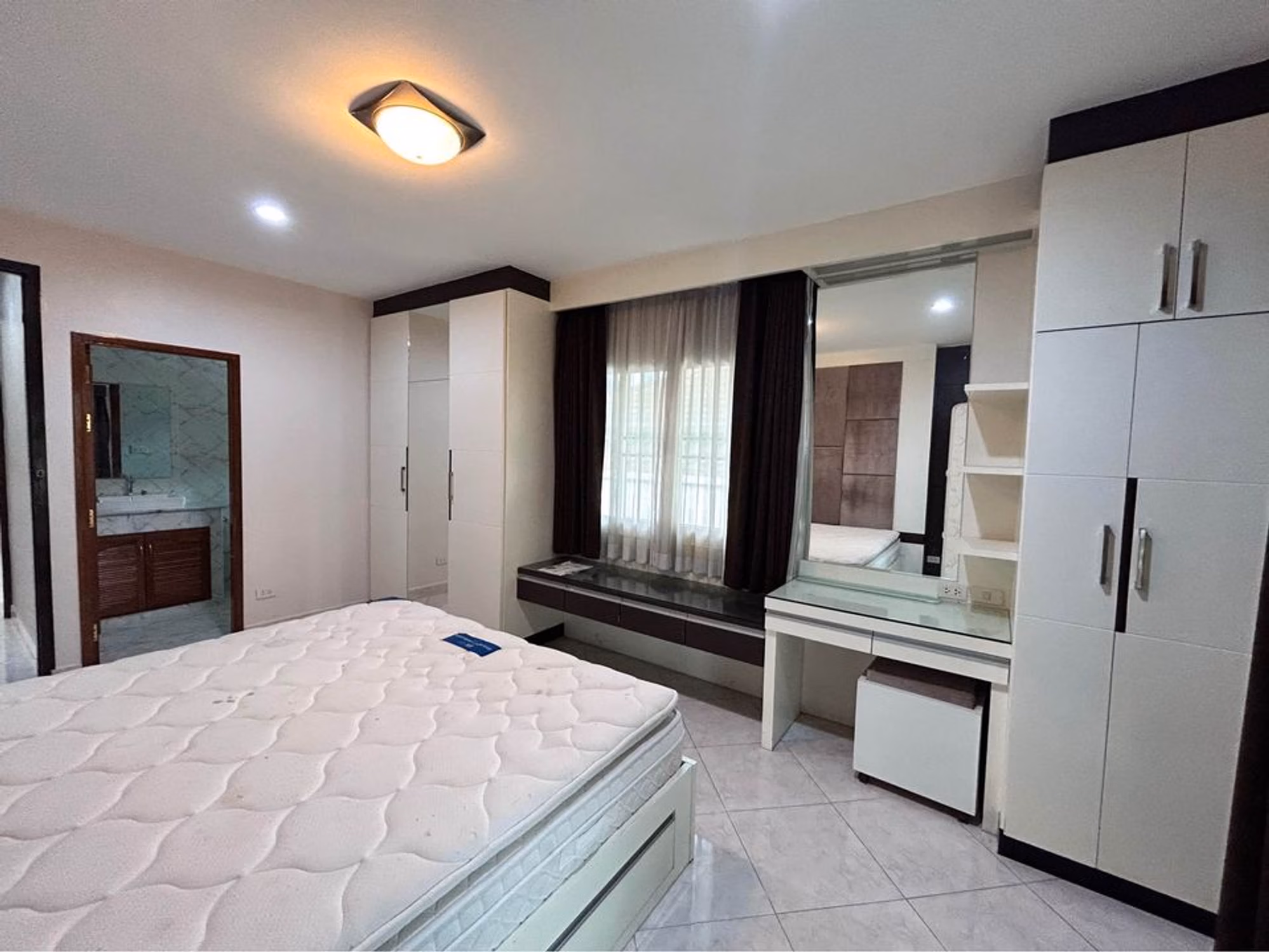 3 Bed House for Rent in Hang Dong - Image 6